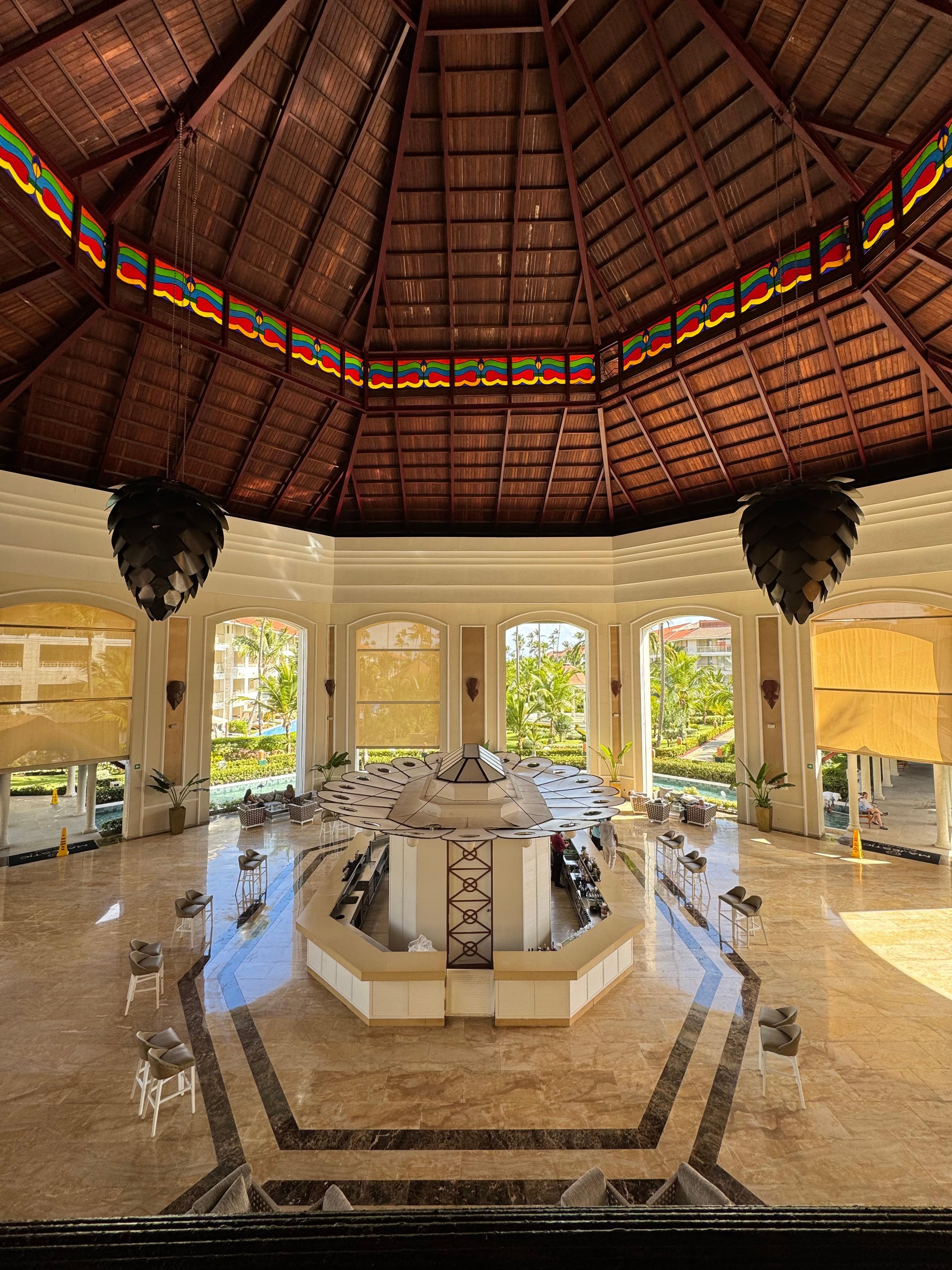 A perfect view of the main lobby ! Massive and elegant 