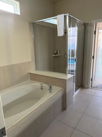 1st Floor Master Bath