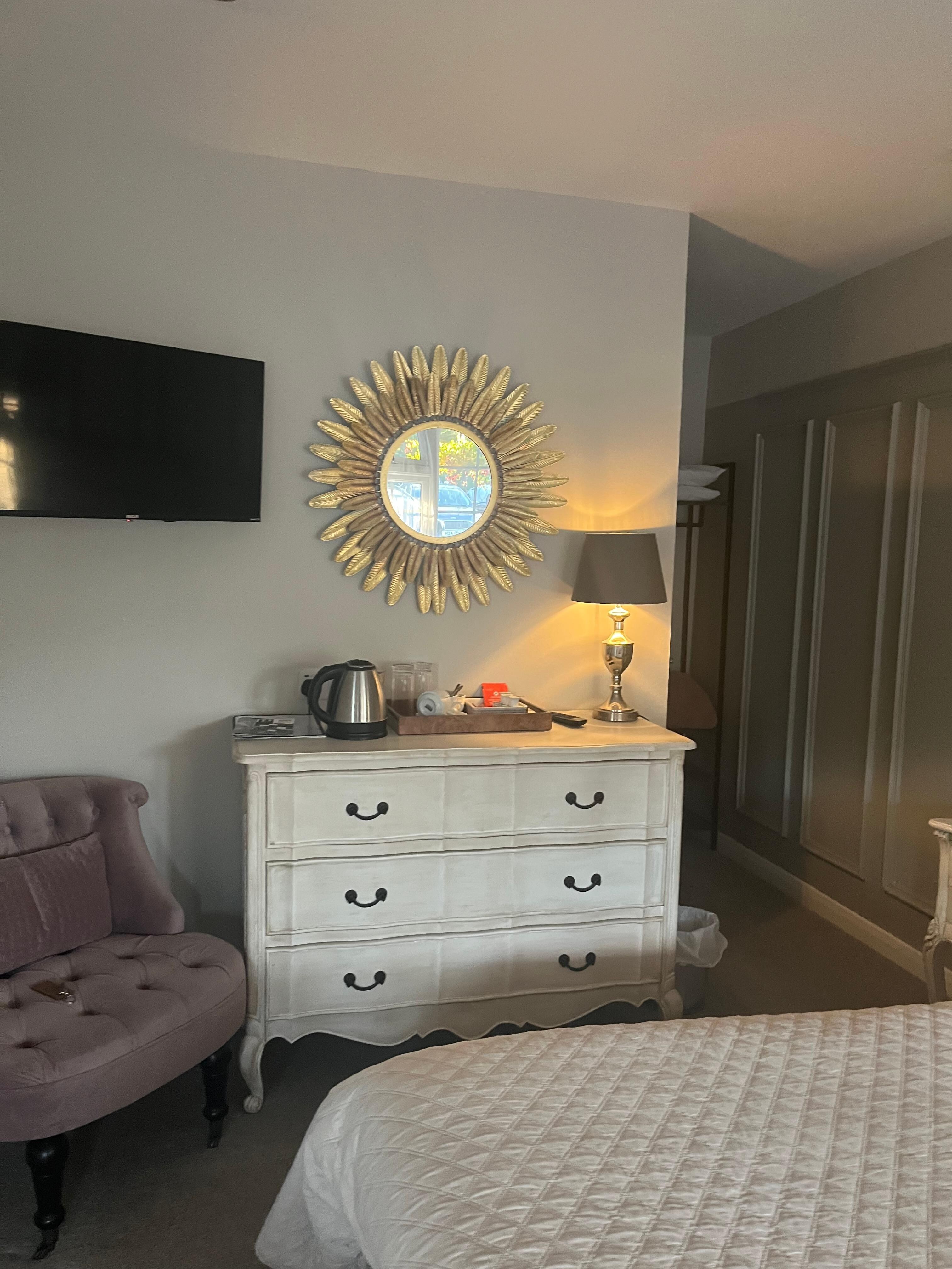 Lovely en suite room tastefully done