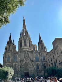 Cathedral of Barcelona nearby