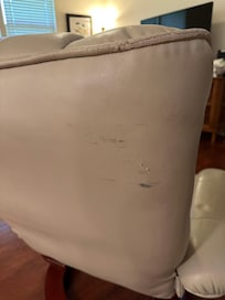 “Luxurious” leather chair