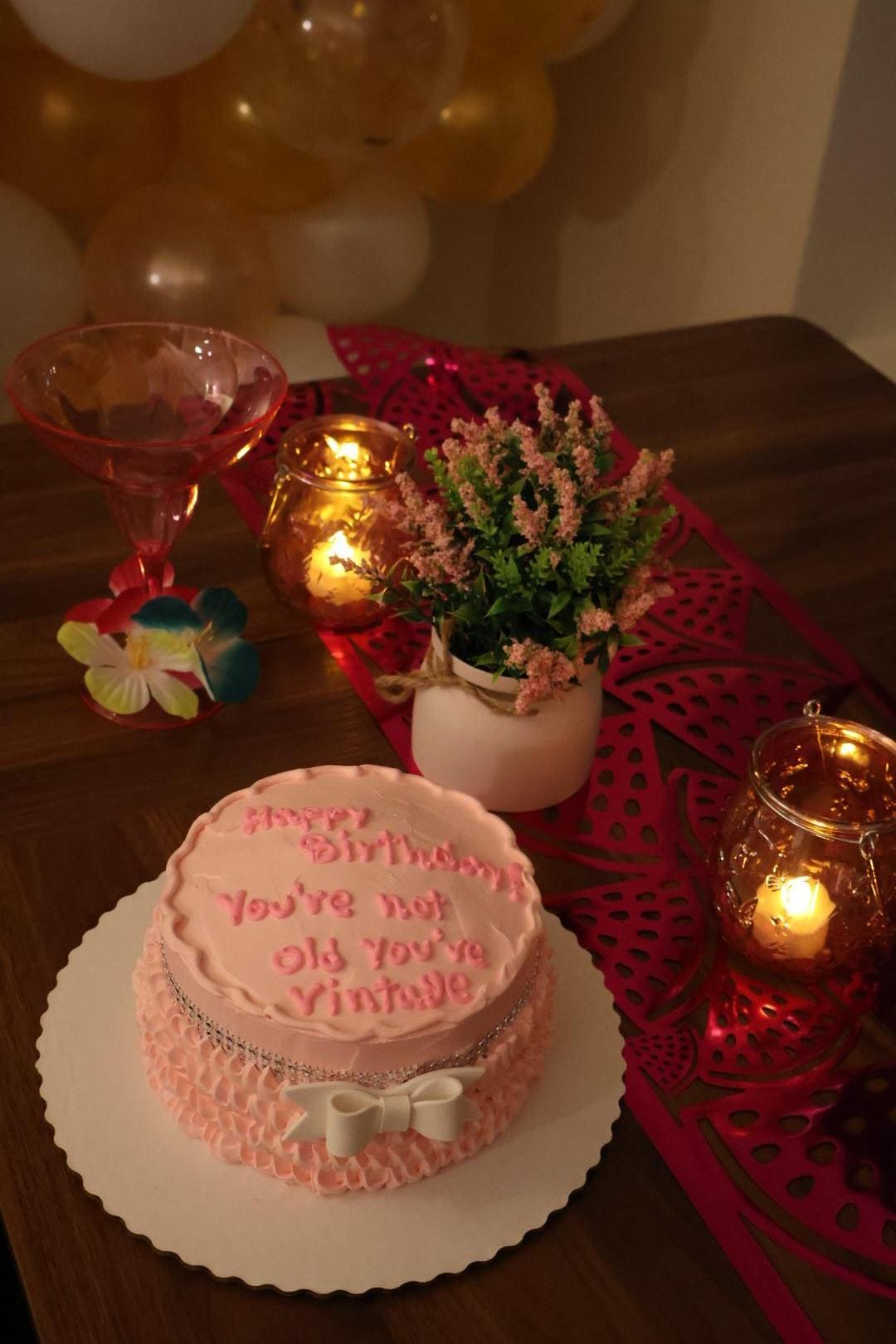 Relaxing and quiet, great getaway and beautiful views! Will stay again when family is in town! Highly recommended!