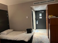 Beautiful room with great bathroom