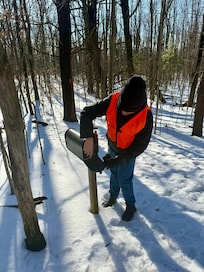 Adding a note to the trail box on Bob Cameron