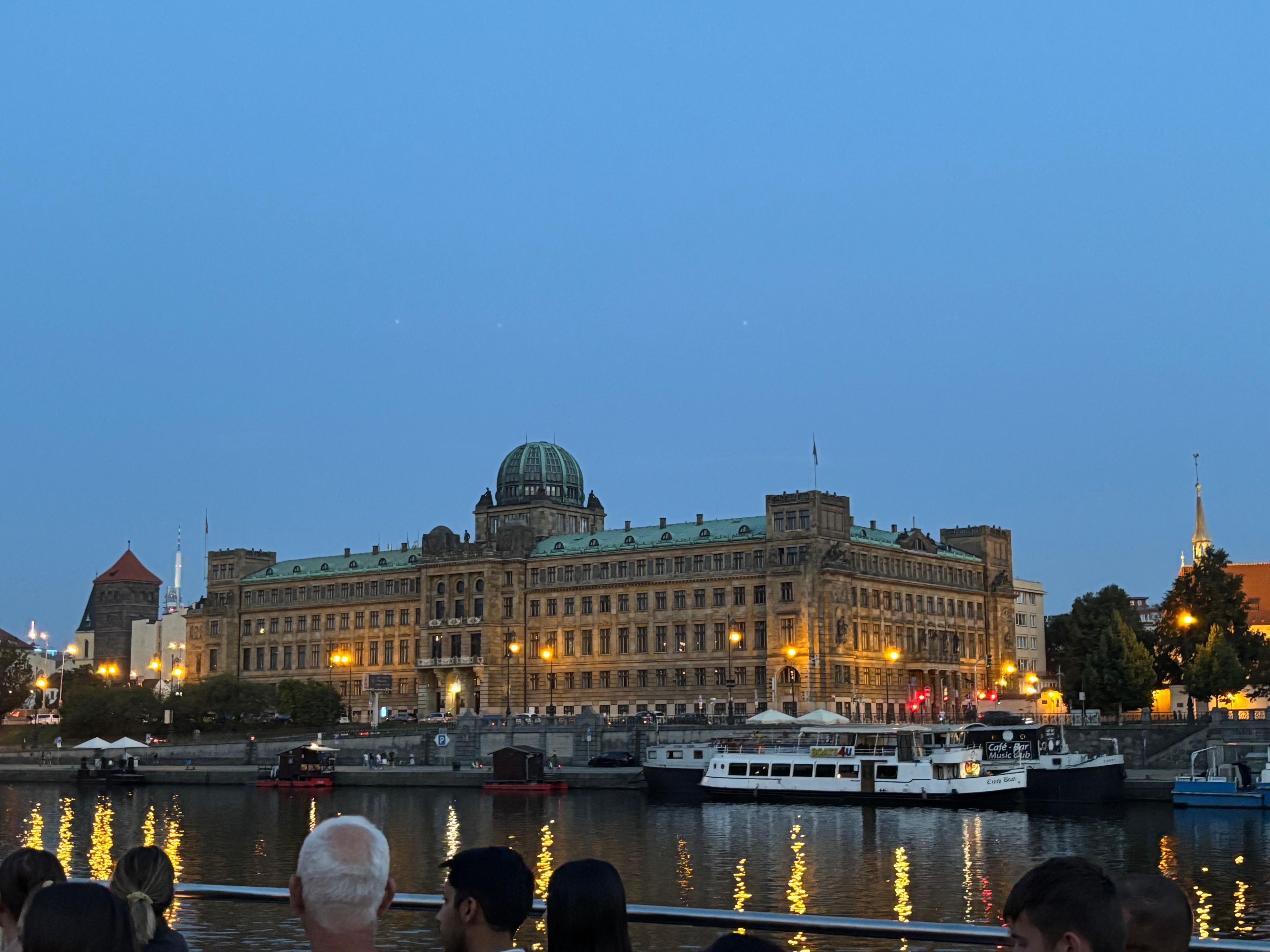 Elvecruise på kvelden, flott opplevelse!!