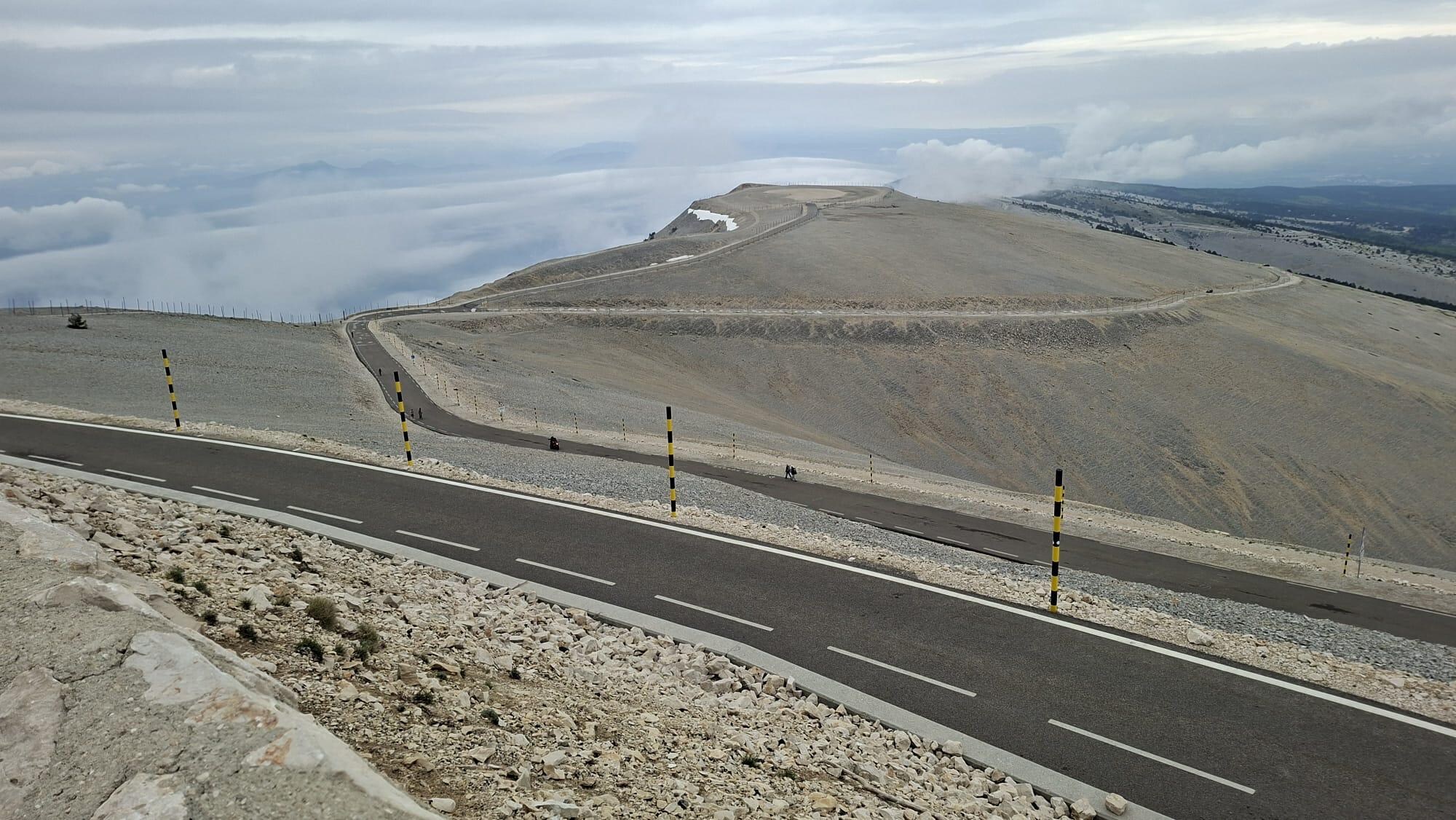 En route pour le sommet du mont Ventoux