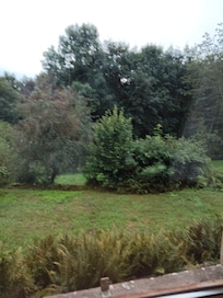 Terrain face Ă la maison.