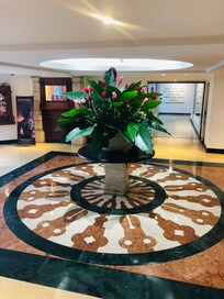 Lobby-Fresh Plantings Weekly!