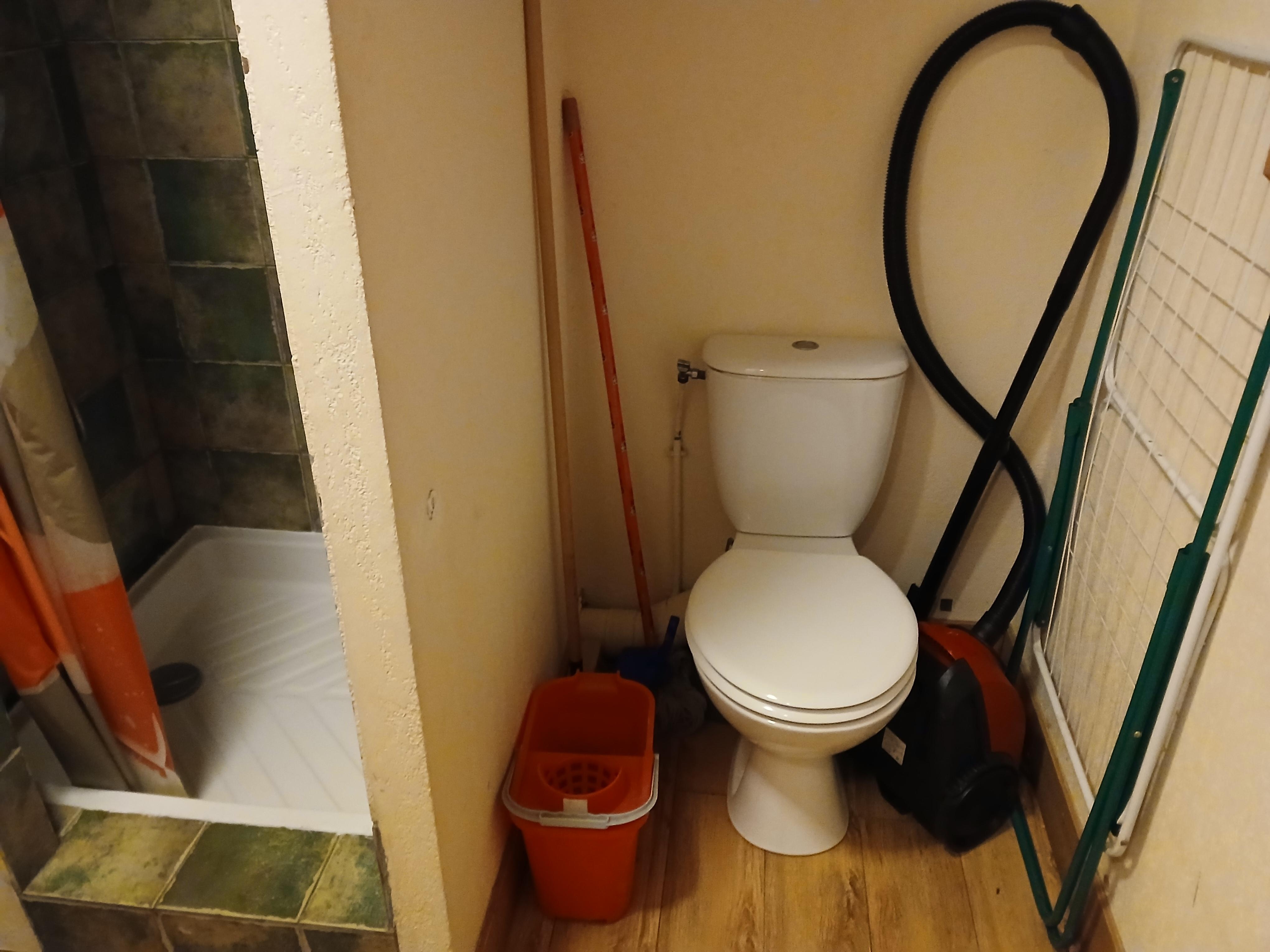 The toilet/showeroom as a storeroom