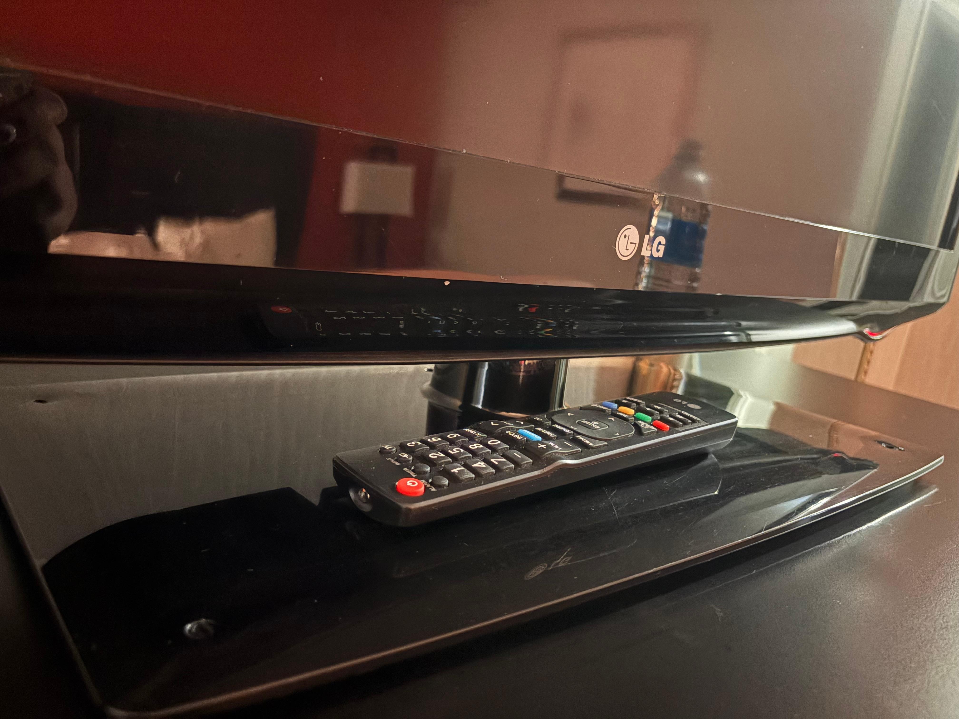 There’s somthing smeared on the black part of the tv