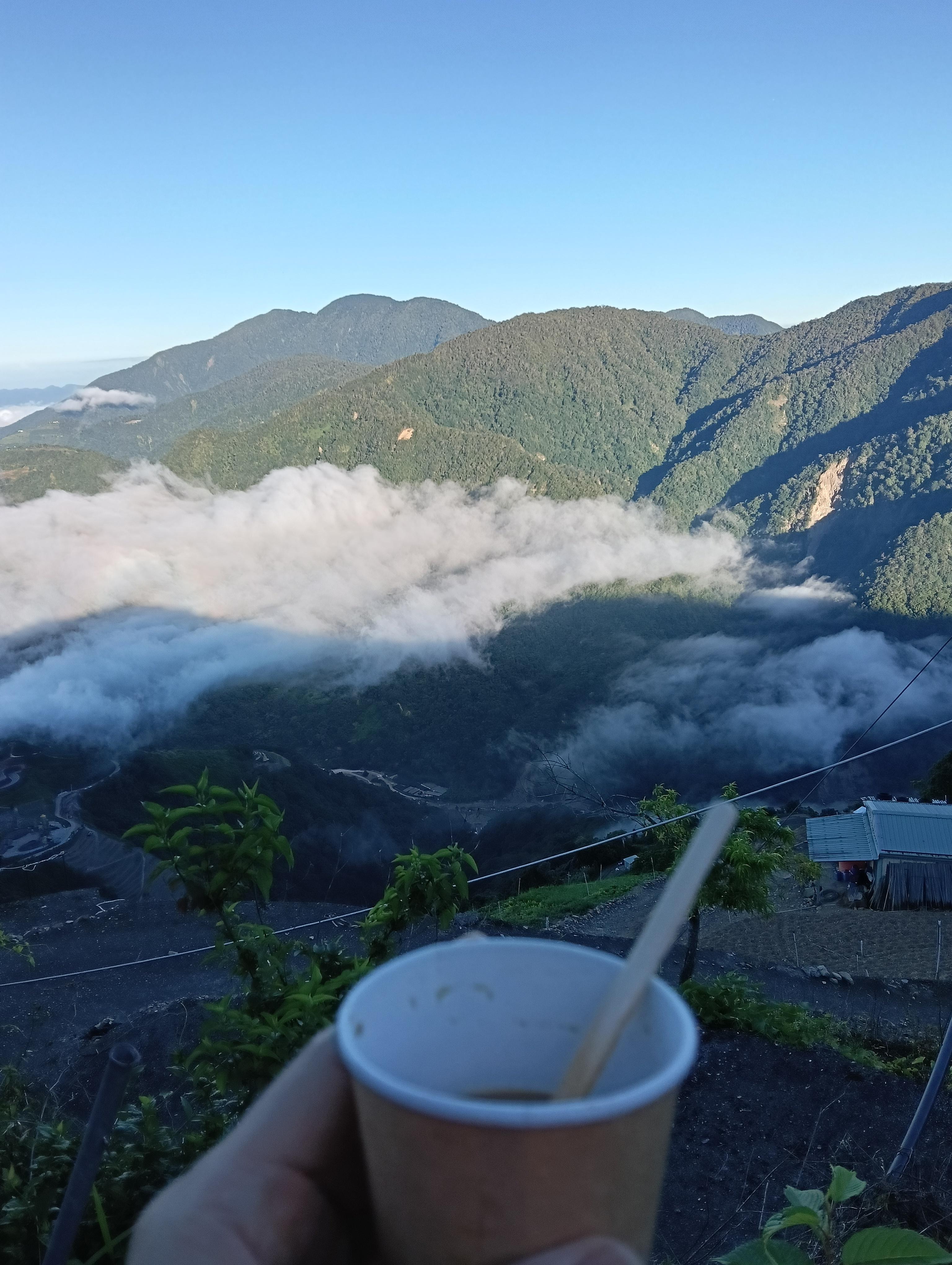 早上泡杯咖啡看風景很舒服