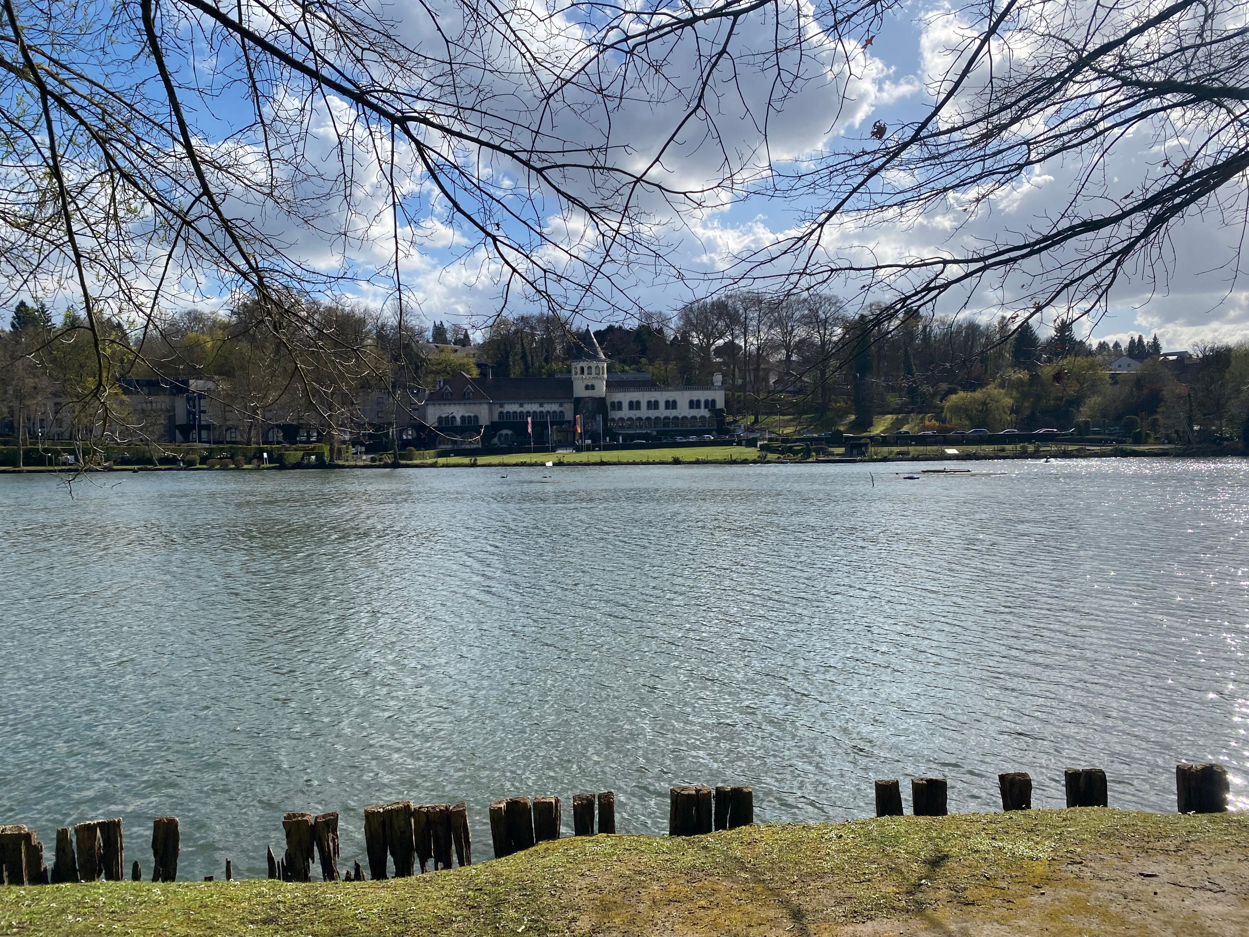 Le tour du lac est 2,5 km