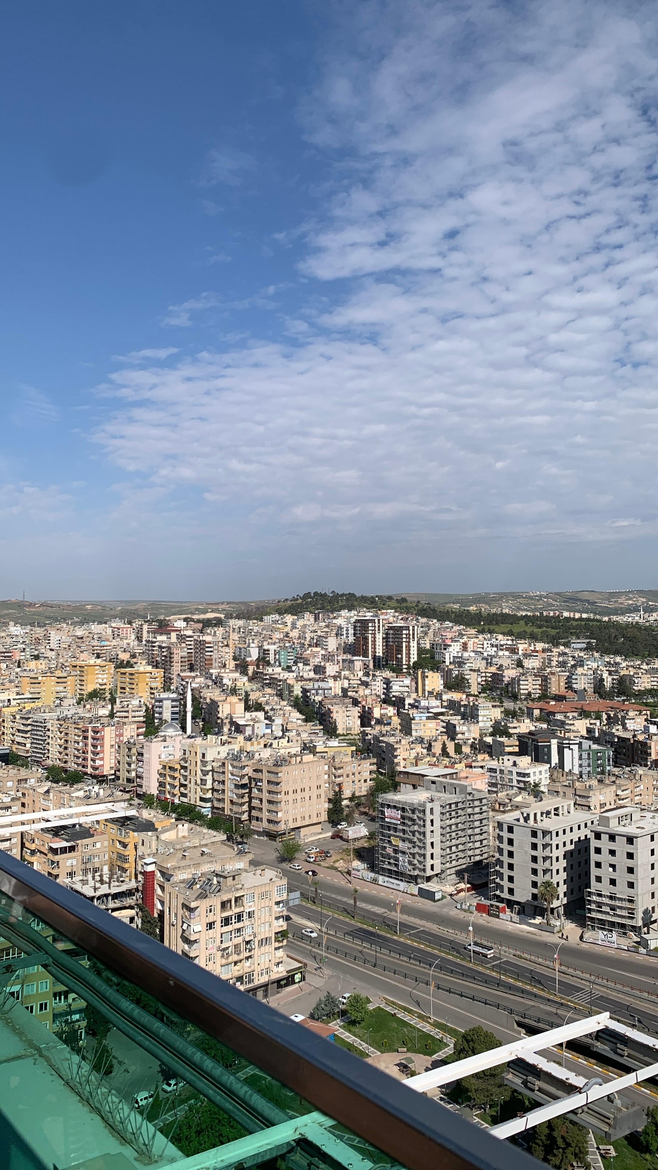Şehir manzarası muhteşem görünüyor.