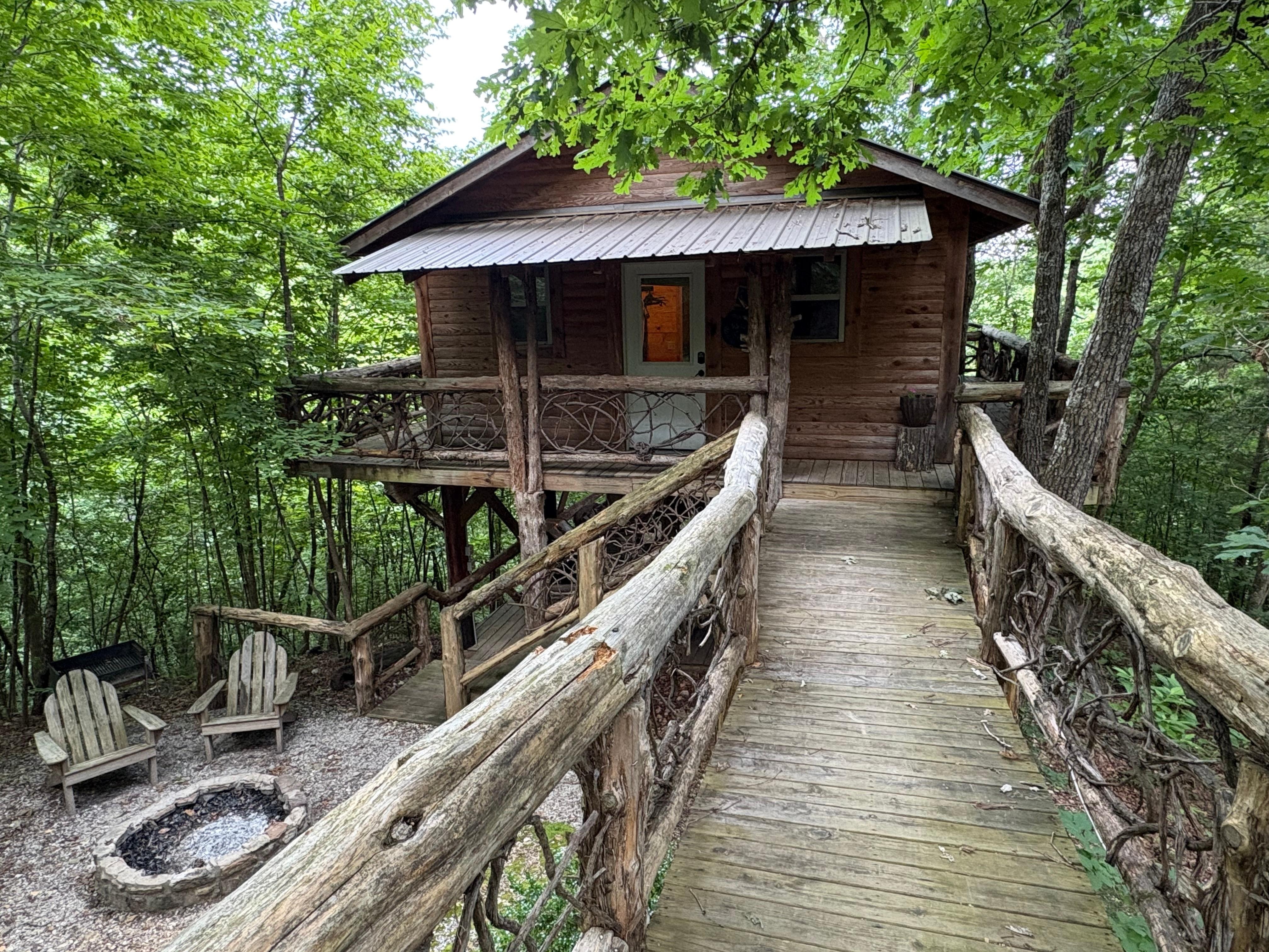 Walk way to the cabin!