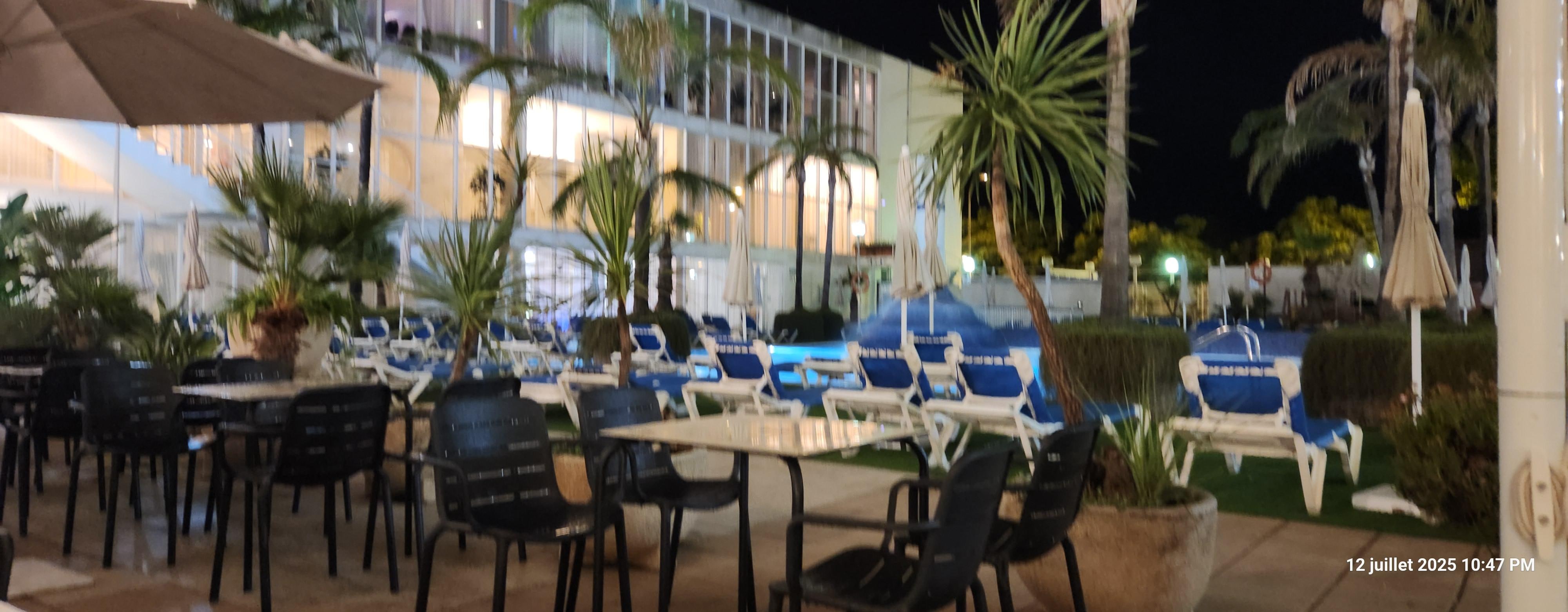 Extérieur piscine