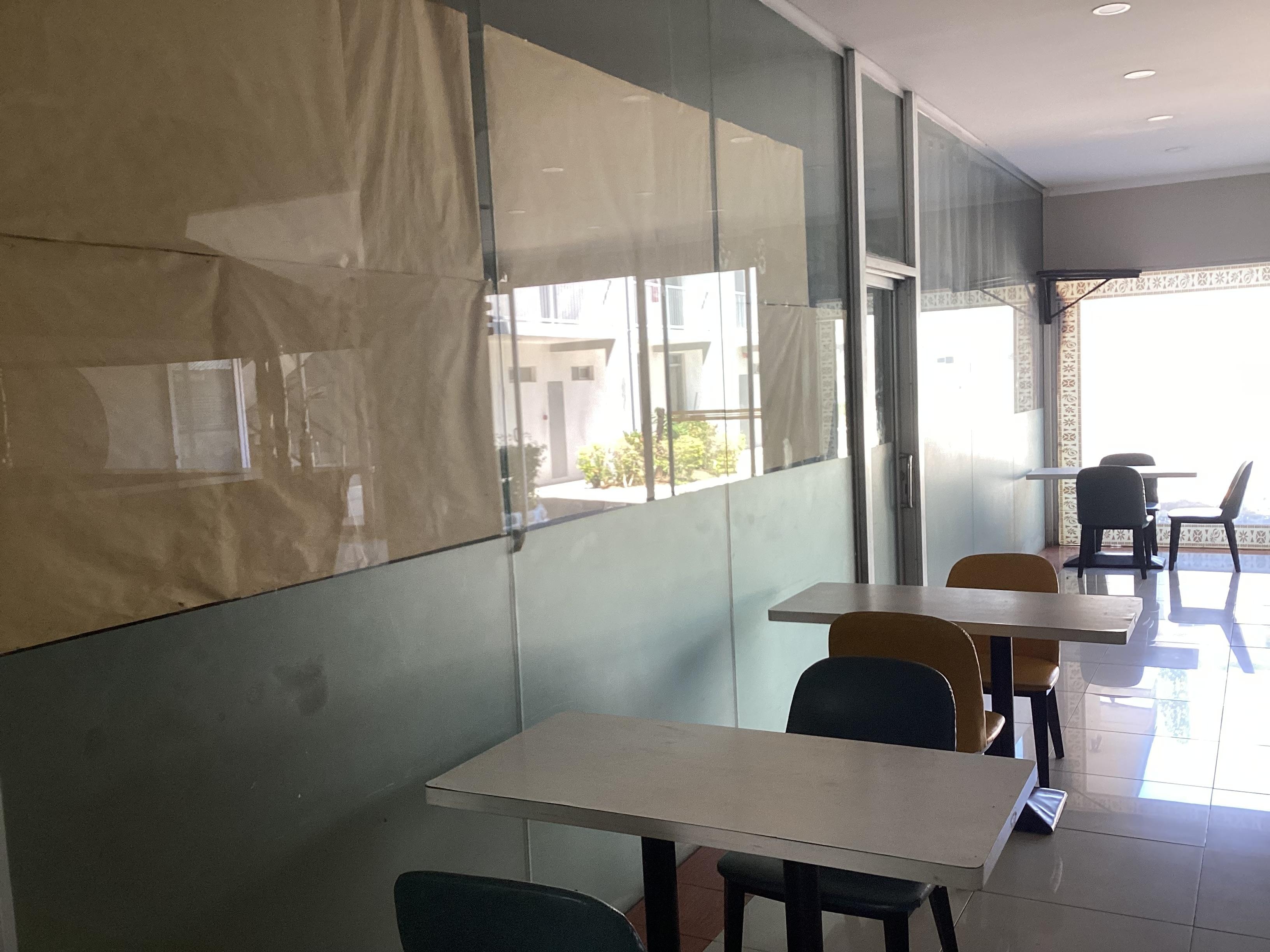 Område ved indgangen og Receptionen