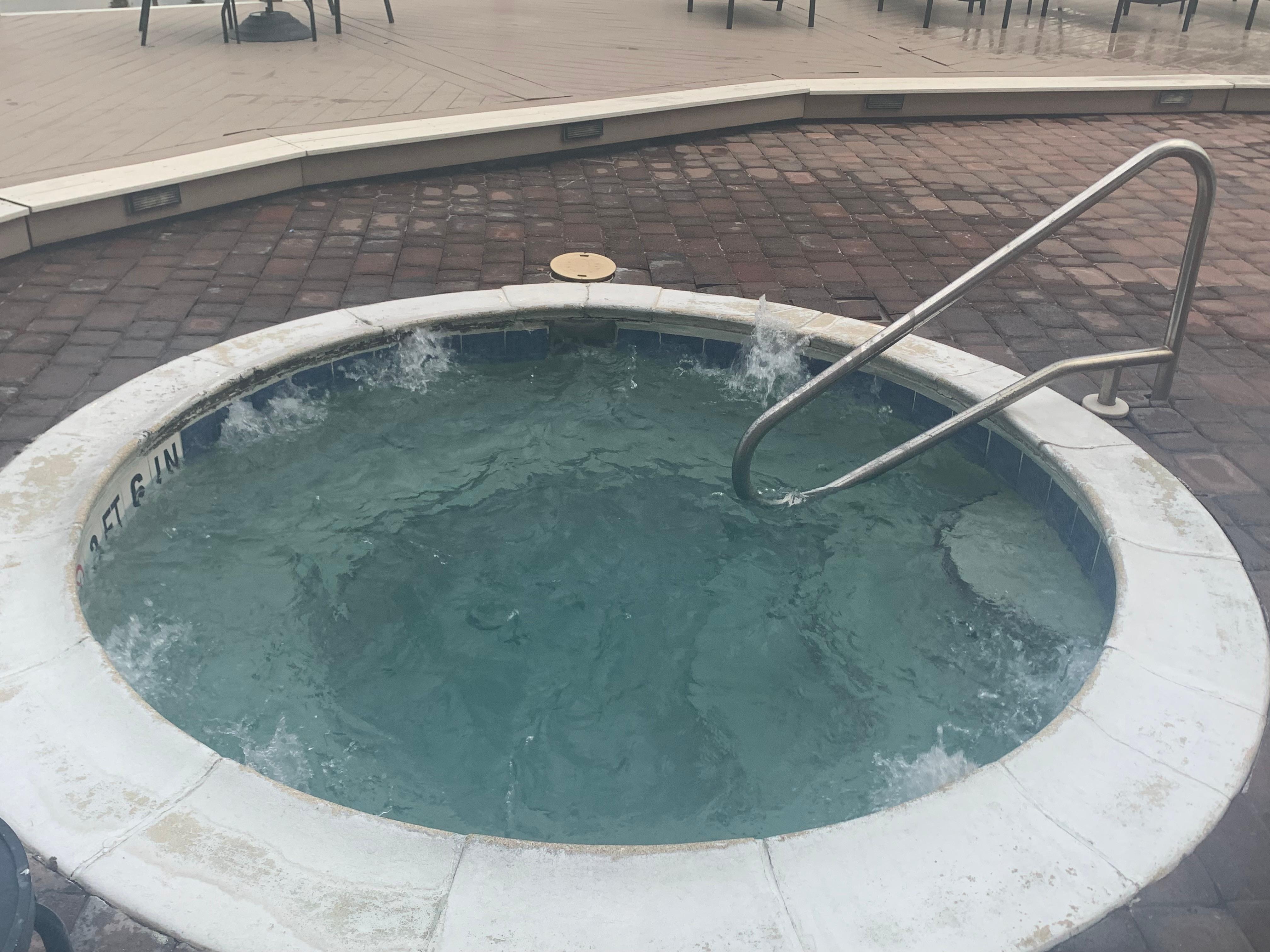 Spa was not very warm and extremely old and ugly.