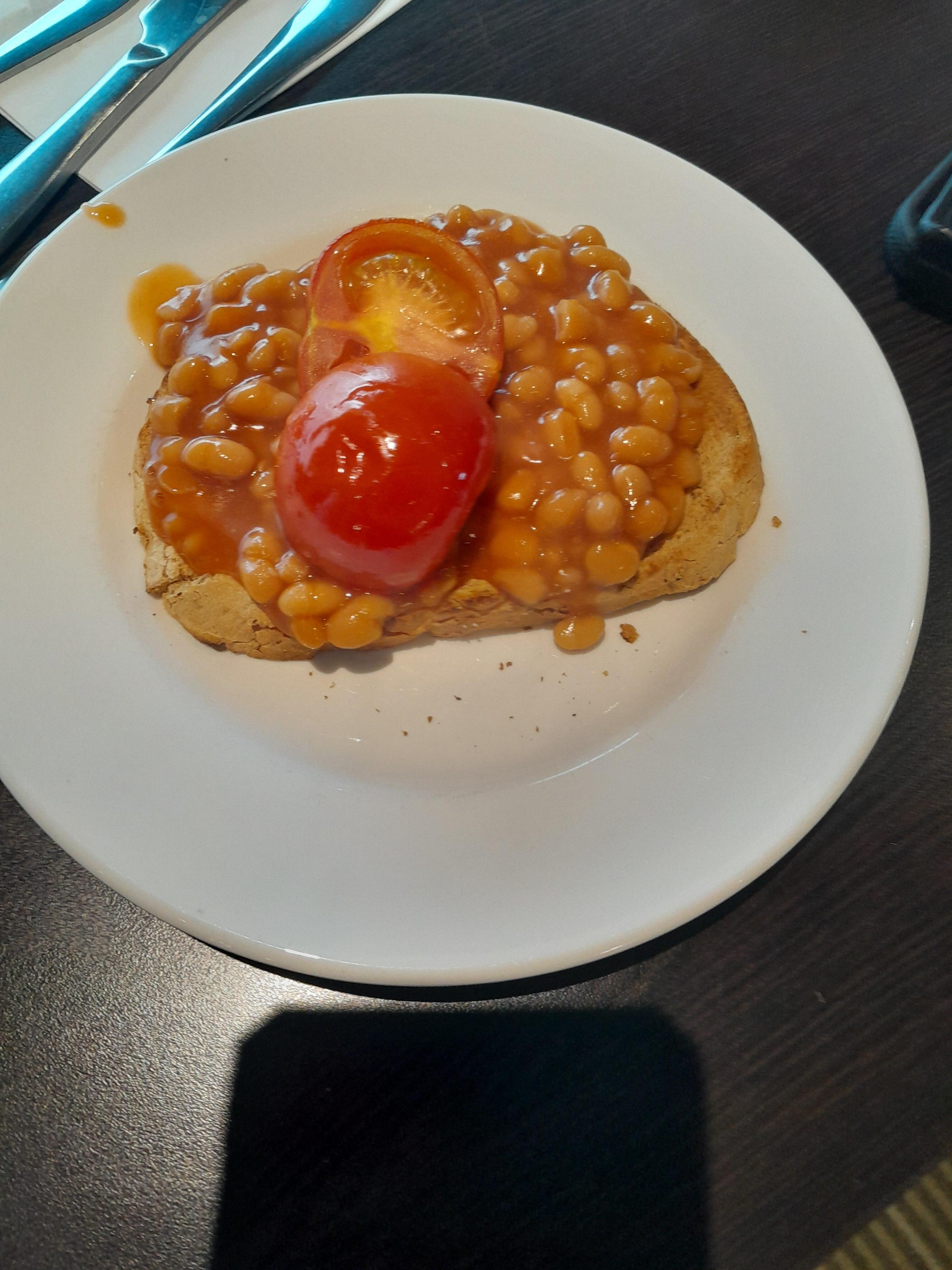 Beans and toast for a healthy start but eggs, hashbrown, British bacon, Cumberland sausage, excellent juices and coffee.