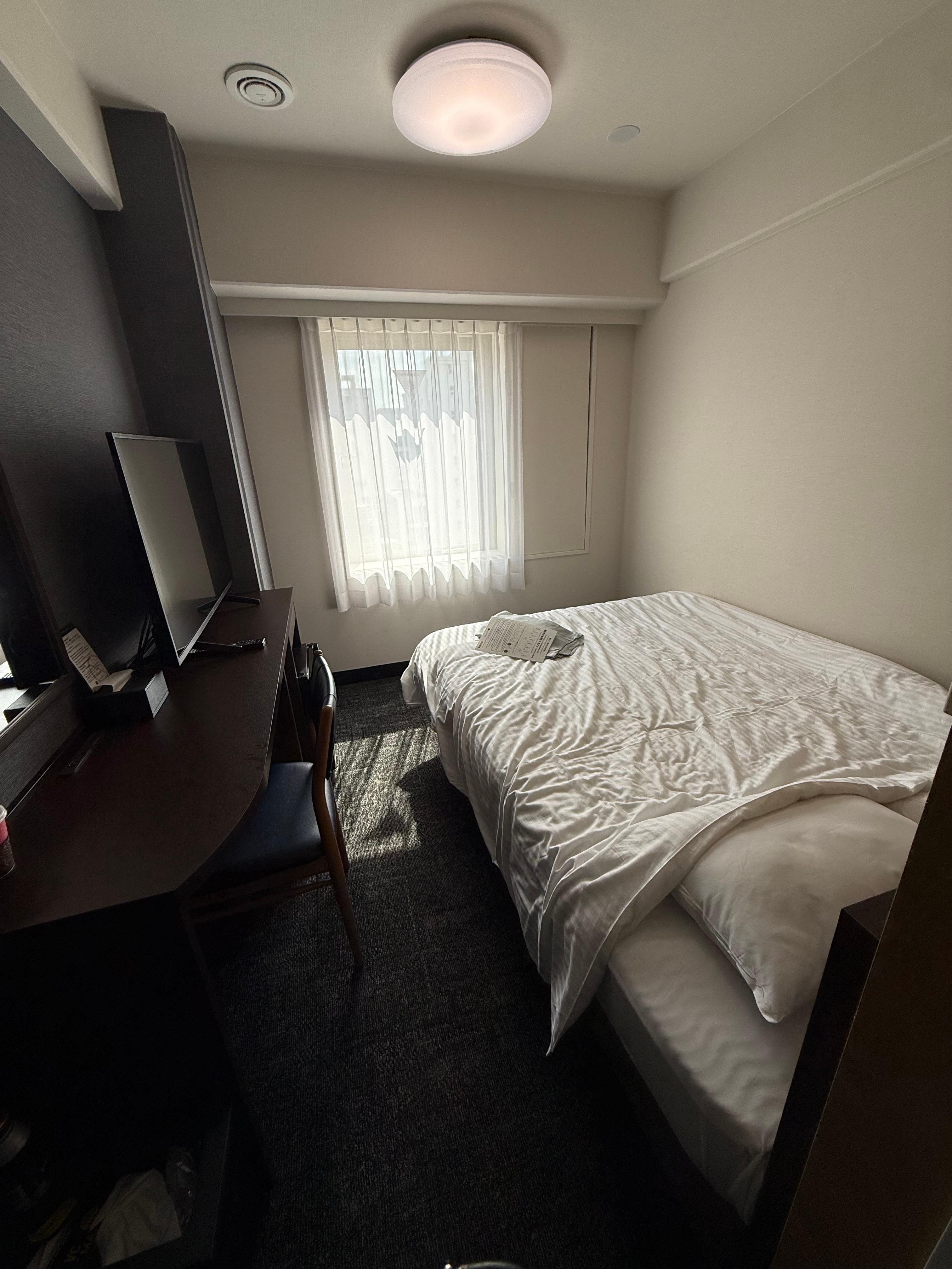 2人まで泊まれるようですが流石に狭いと思います。
※チェックアウト時の部屋です。