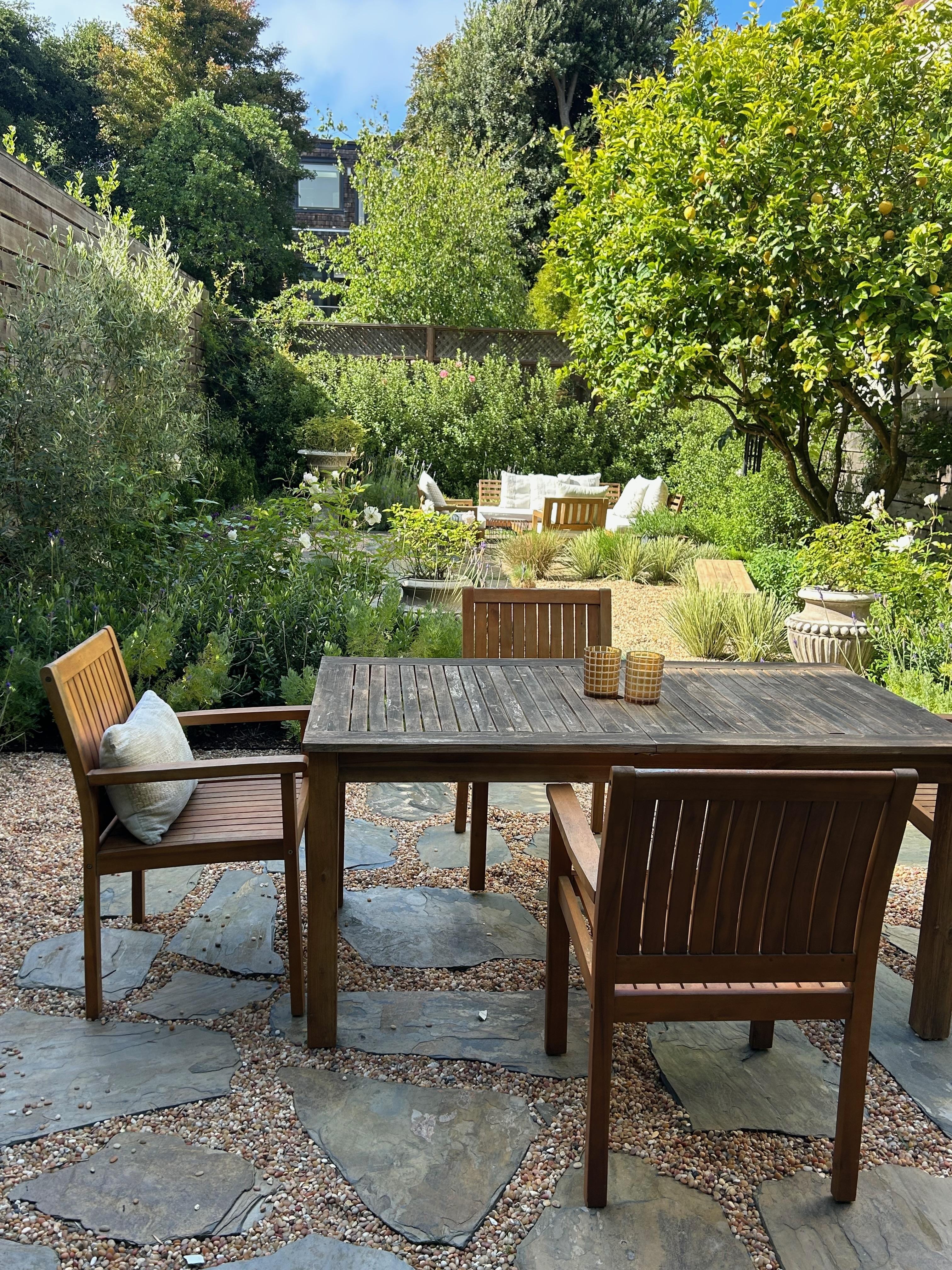 My favourite place in this beautiful condo was the garden. A real sanctuary.