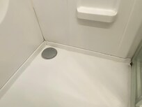 Saletés et calcaire dans la douche !