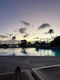 Fredelig og god plass ved bassenget