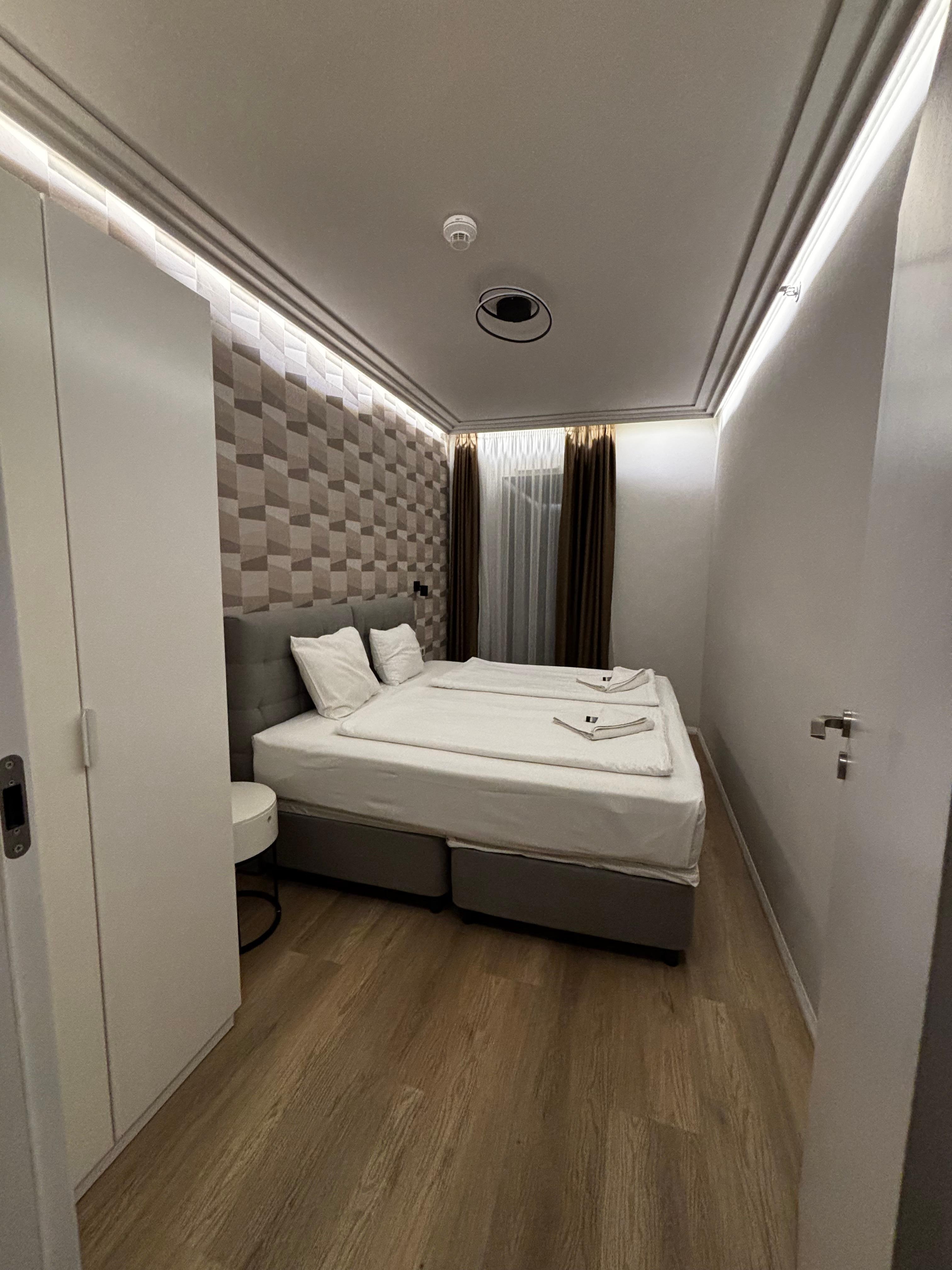 Main bedroom - large bed