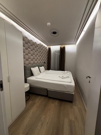 Main bedroom - large bed