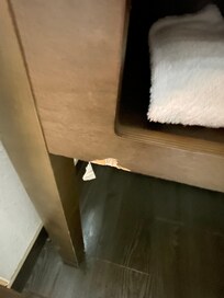Bathroom sink fixture