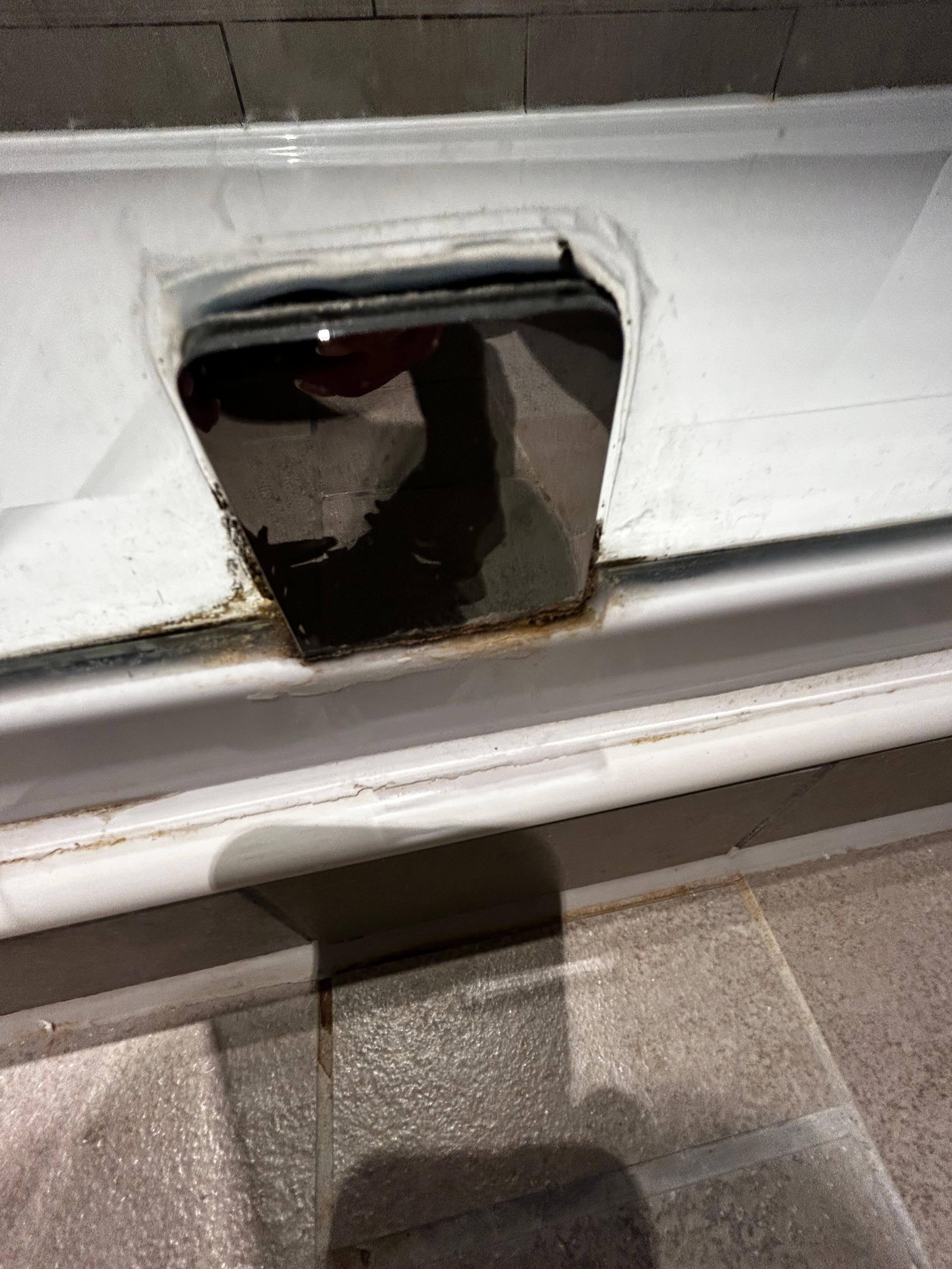 Bathroom shower screen