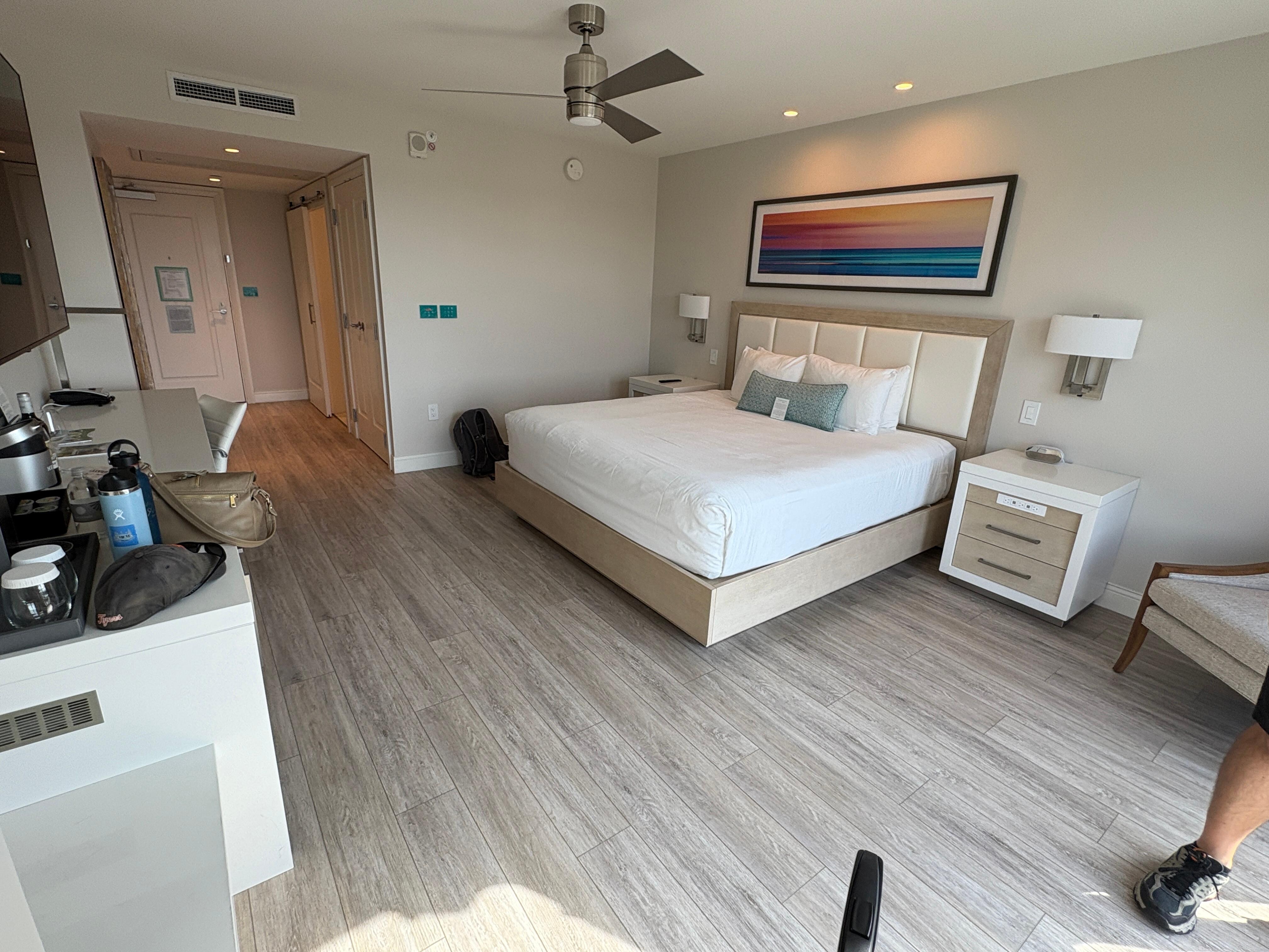 Beautiful, clean and modern room