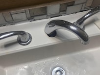 Fsucet is not attached to sink.