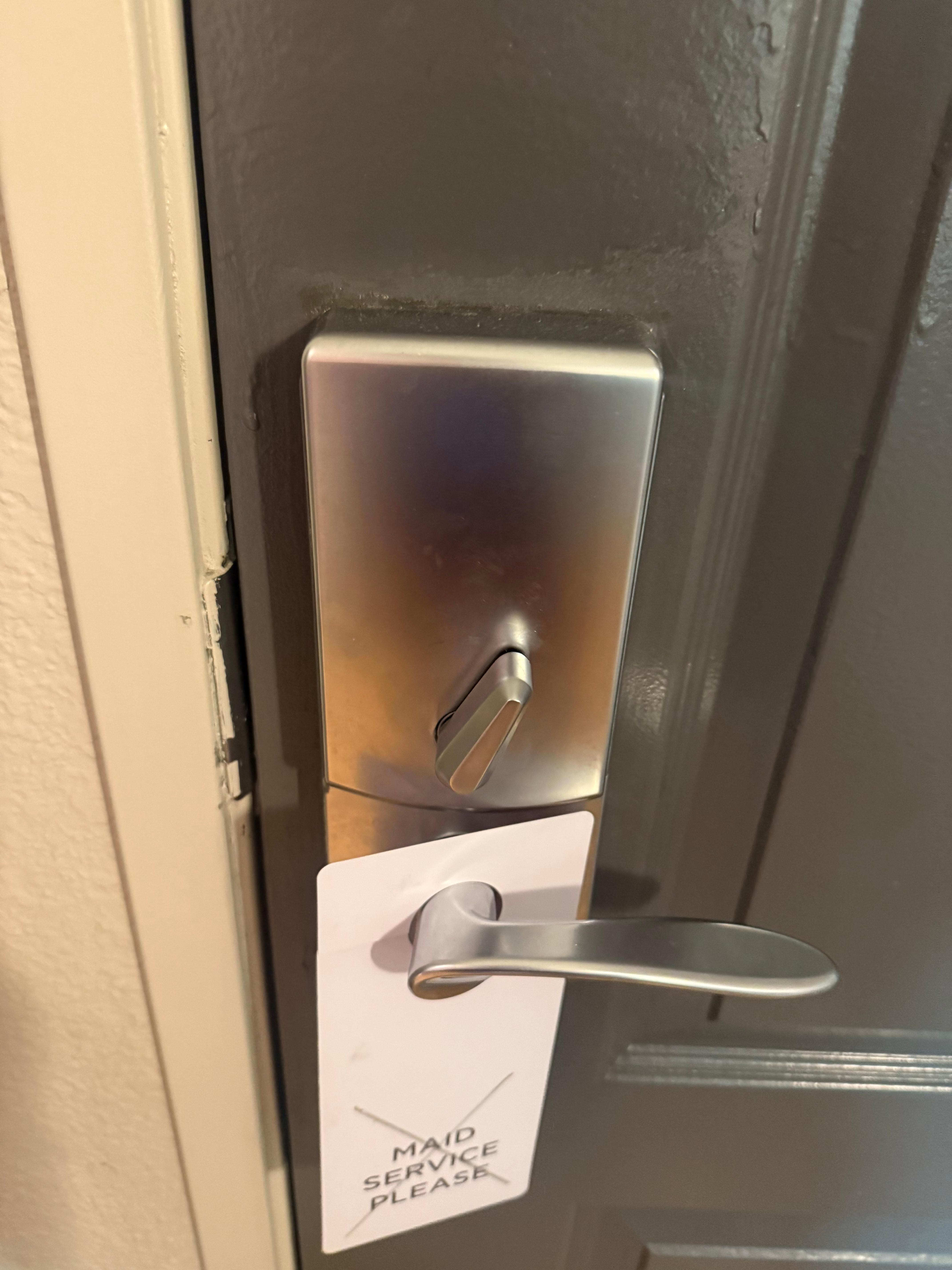 This doesn’t lock all the way