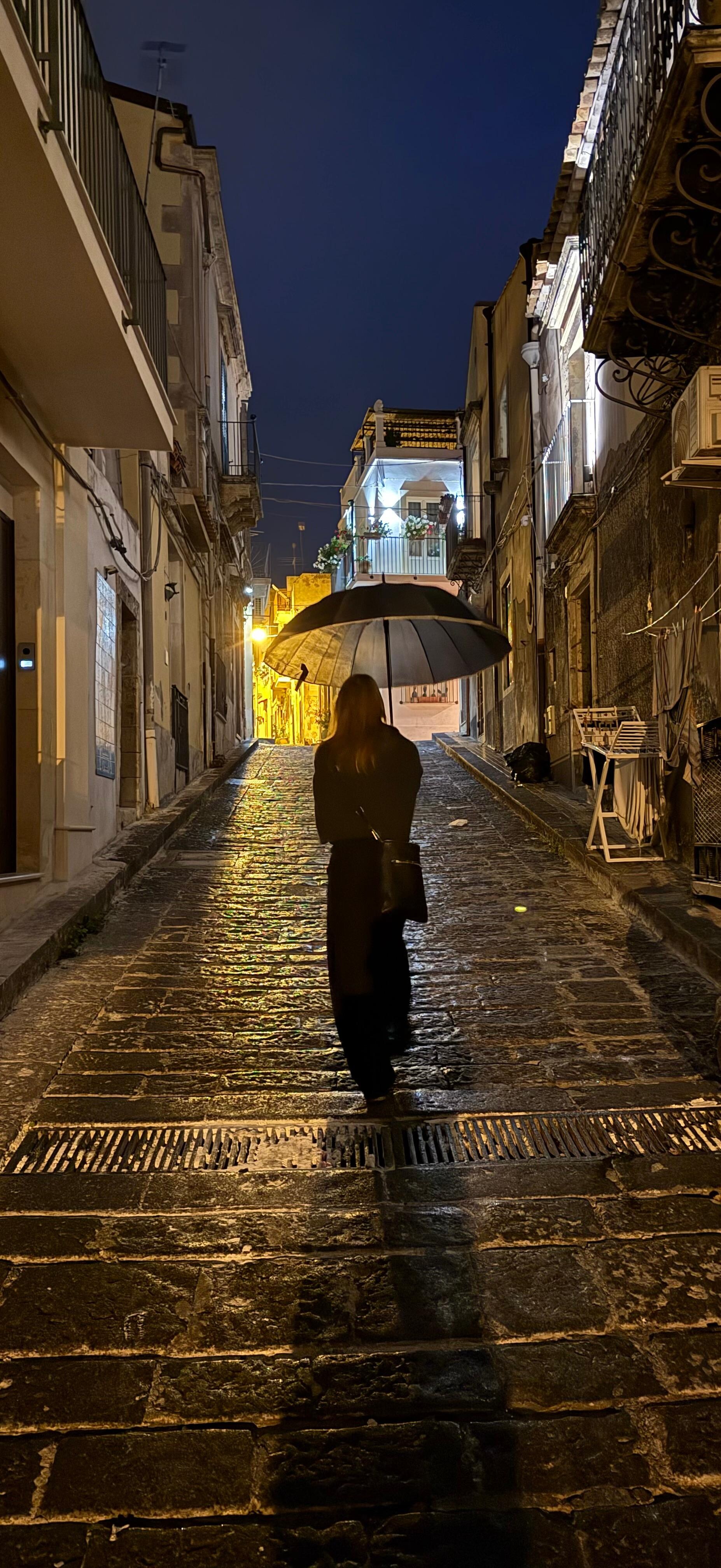 Gränden utanför hotellet