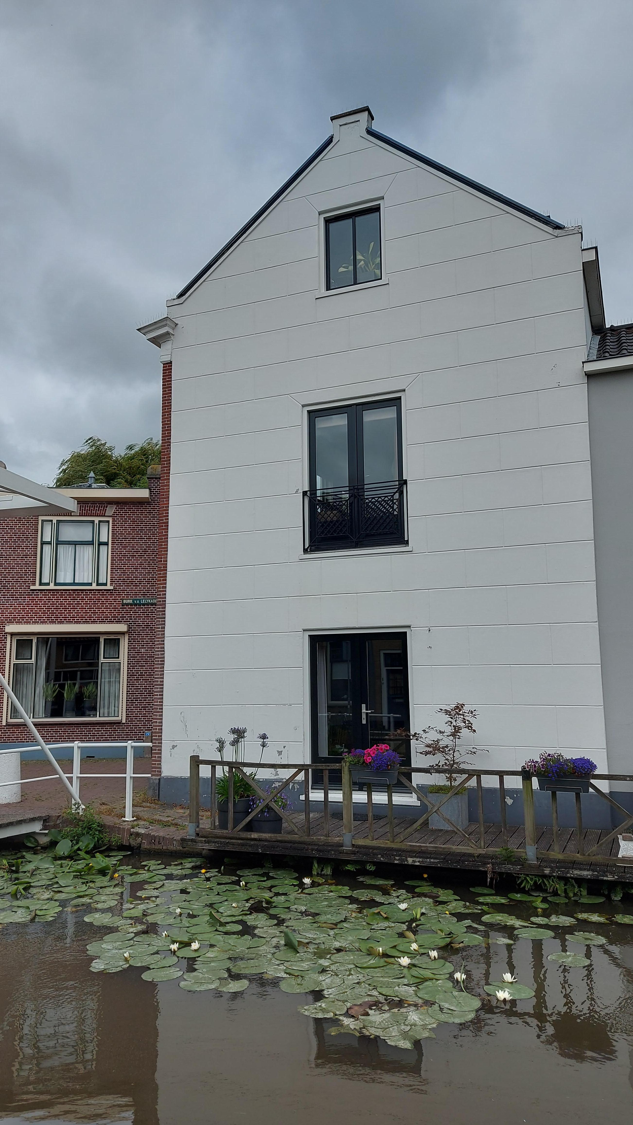 Ferienwohnung im EG mit Terrasse zur Gracht