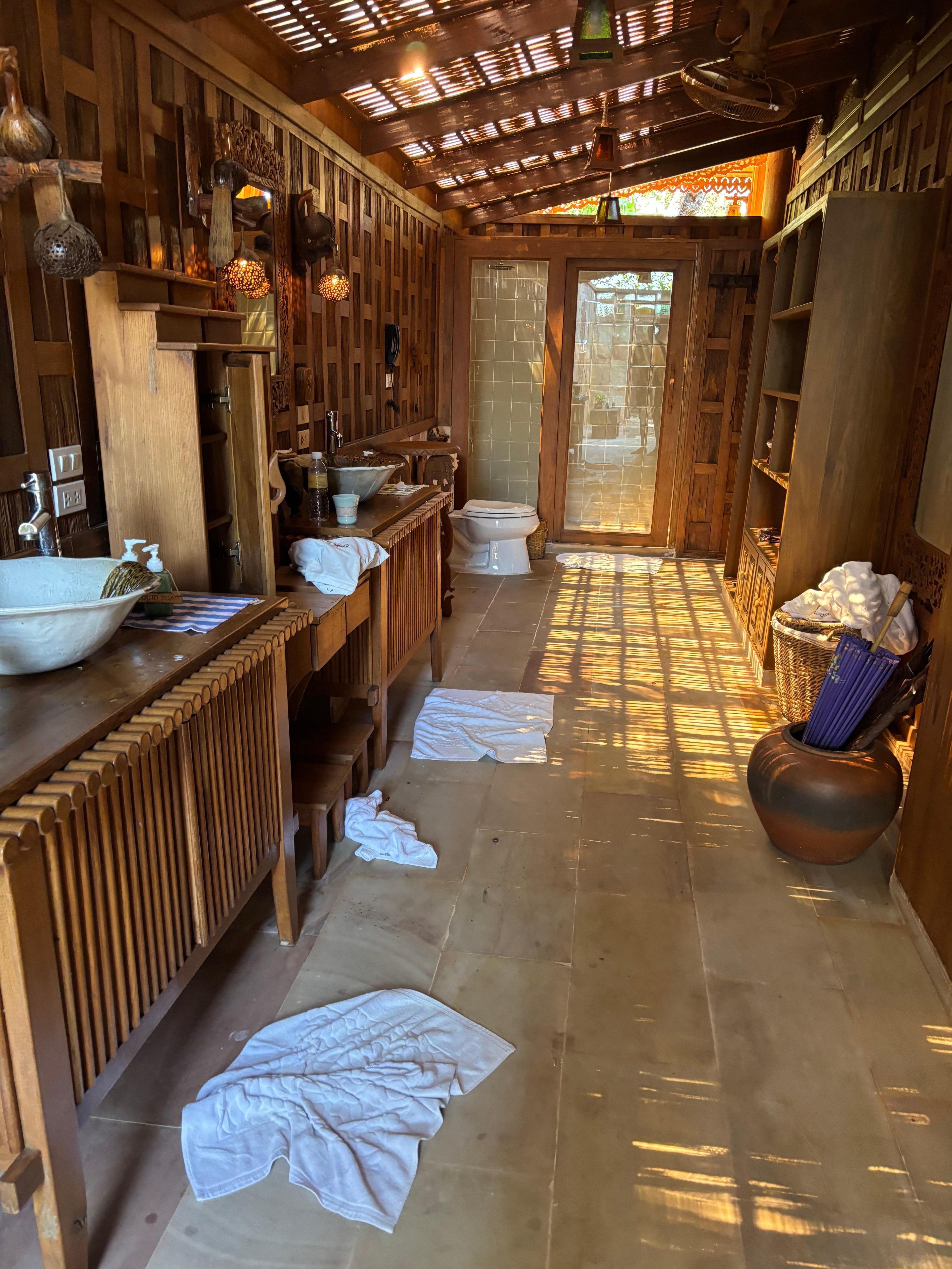 Das Bad wurde kaum gereinigt / echt schlecht 