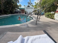 Opvarmet pool