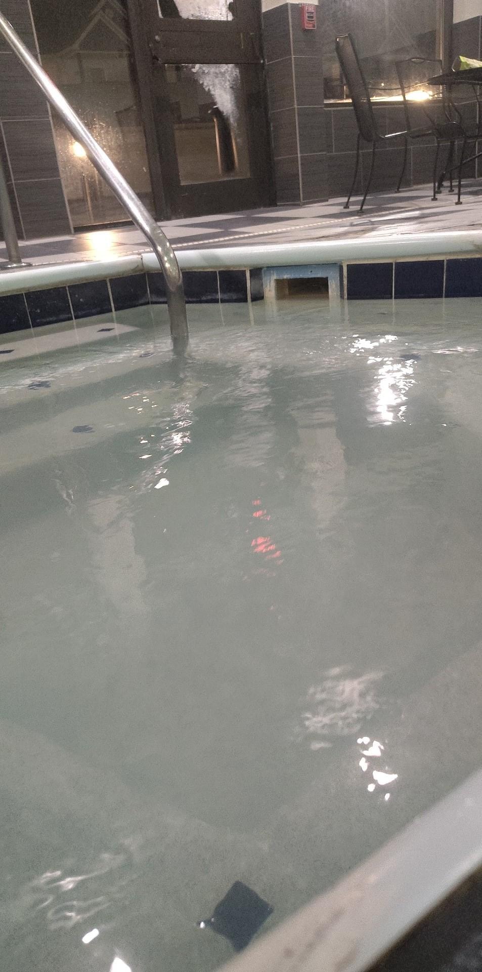 Hot tub, also has jets you can turn on. 