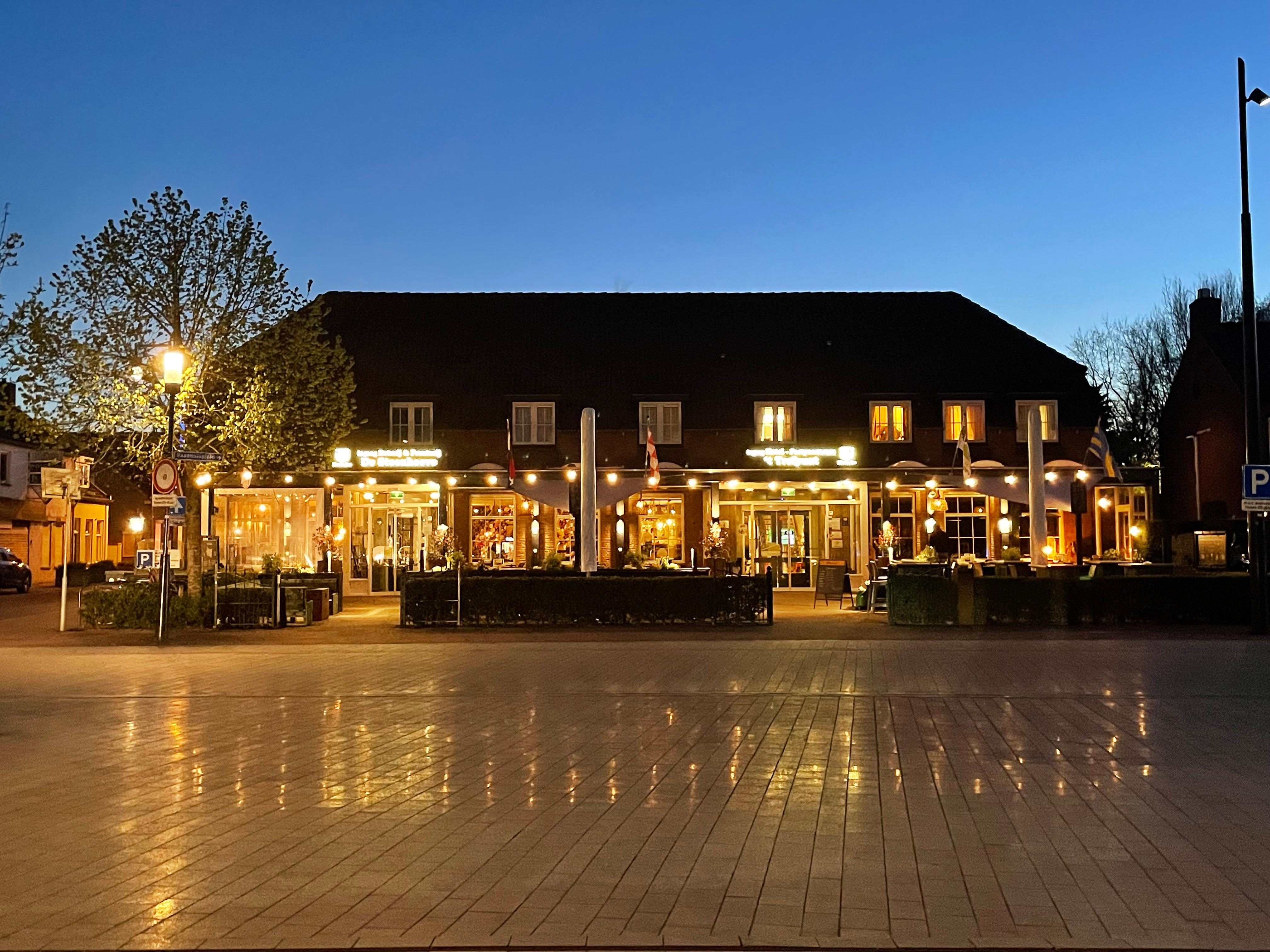 Photo de l hôtel le soir 