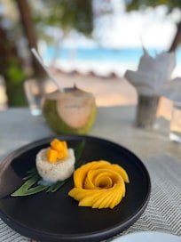 Stick rice and mango dessert