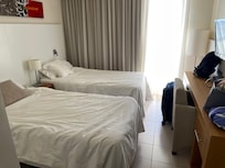 Das eher kleine Schlafzimmer