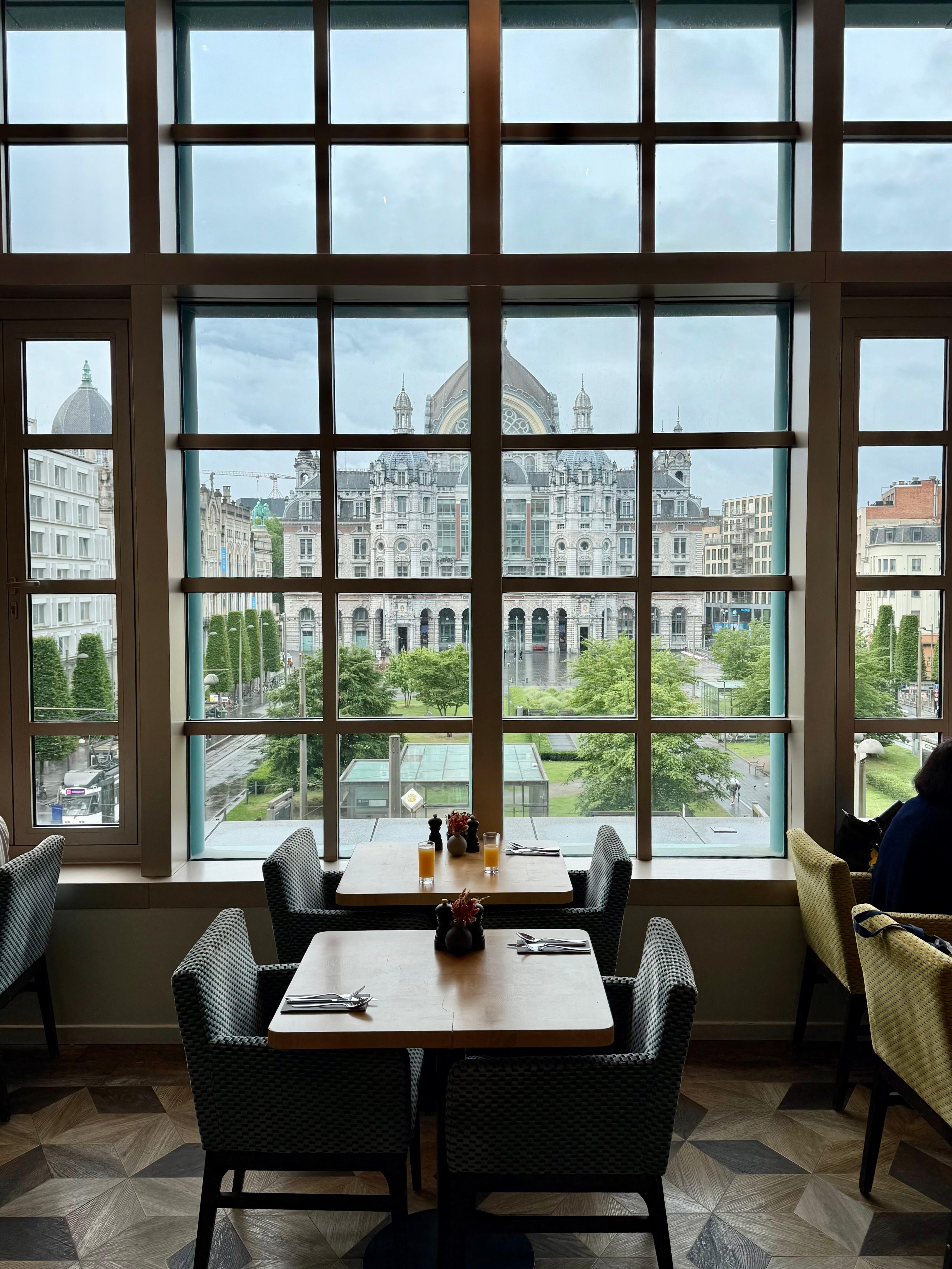 Uitzicht vanuit ontbijt zaal 