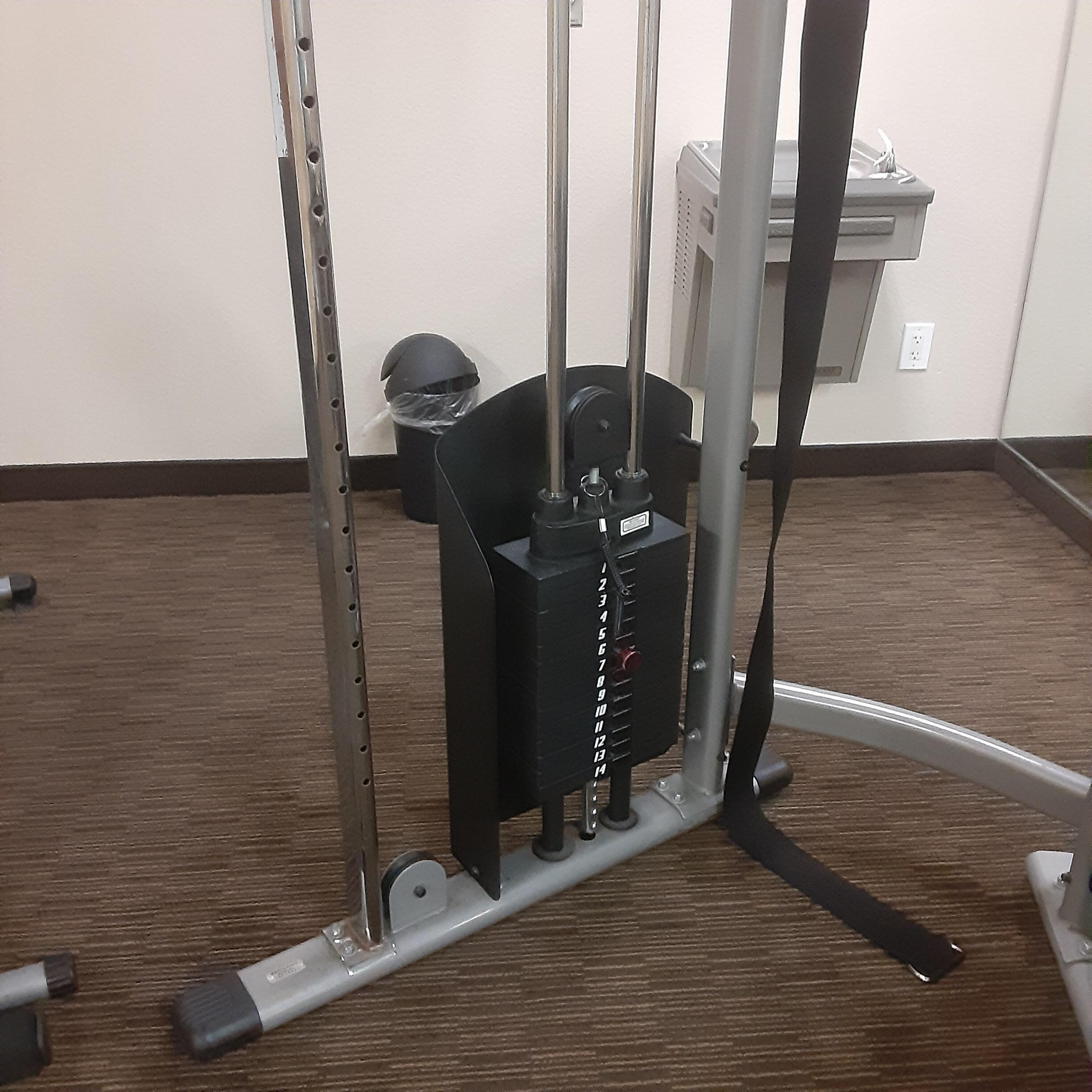As you can see, the pulley is missing so you can't use this half of the machine. Makes it difficult for doing bilateral work.