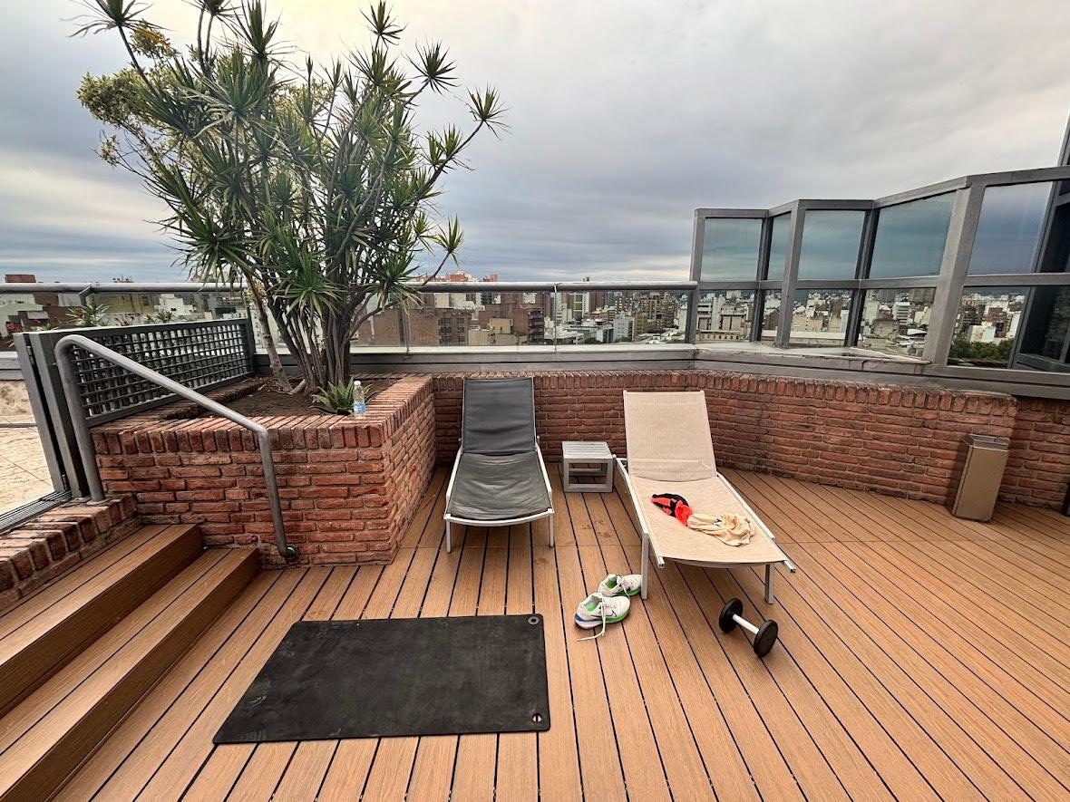 rooftop piscine + gym