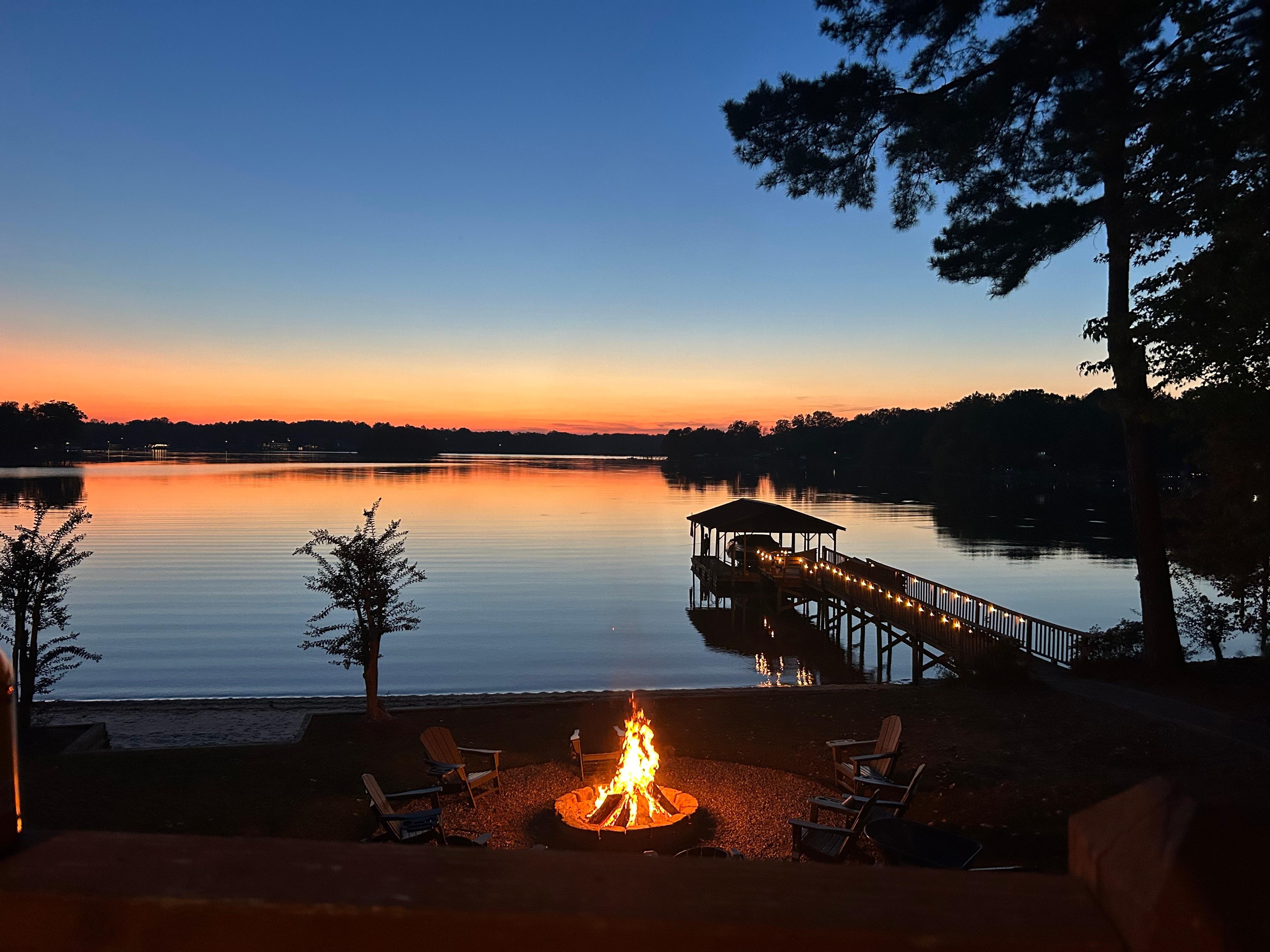 A peaceful fire on the lake