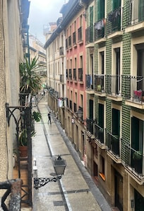 Great streets for walking or pintxo-hopping