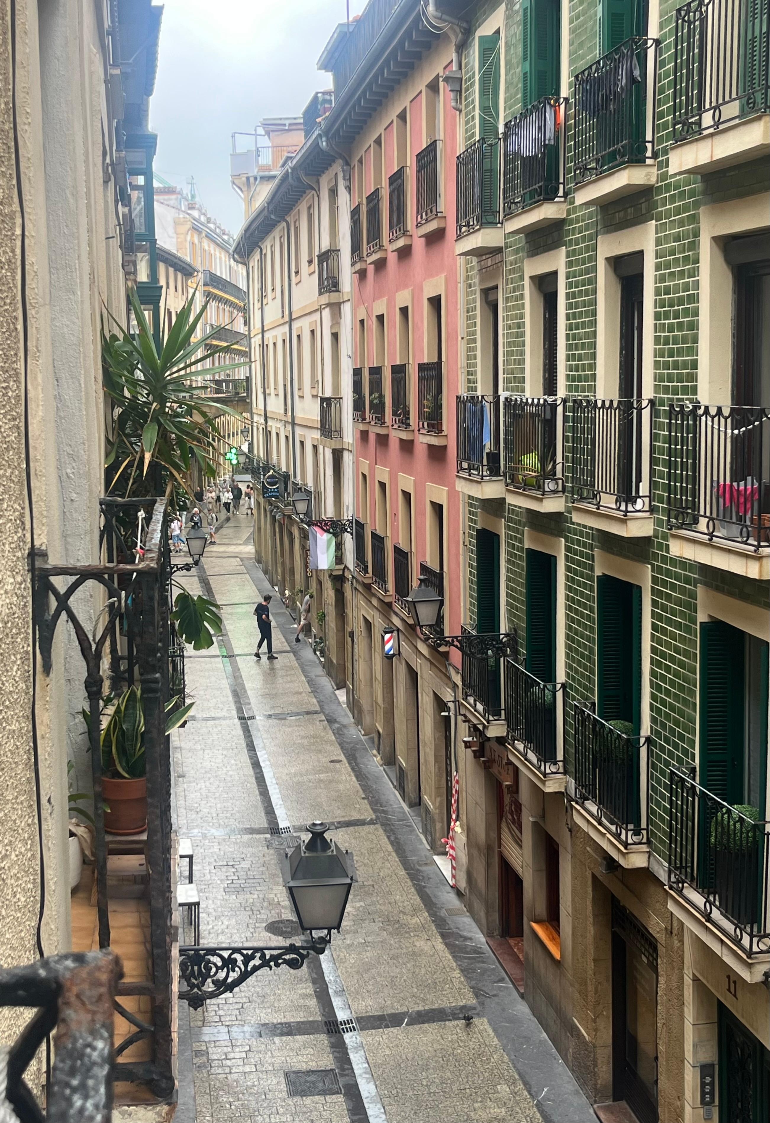 Great streets for walking or pintxo-hopping
