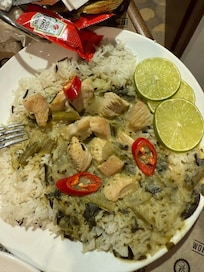 Chicken was raw and food arrived after 1 hour