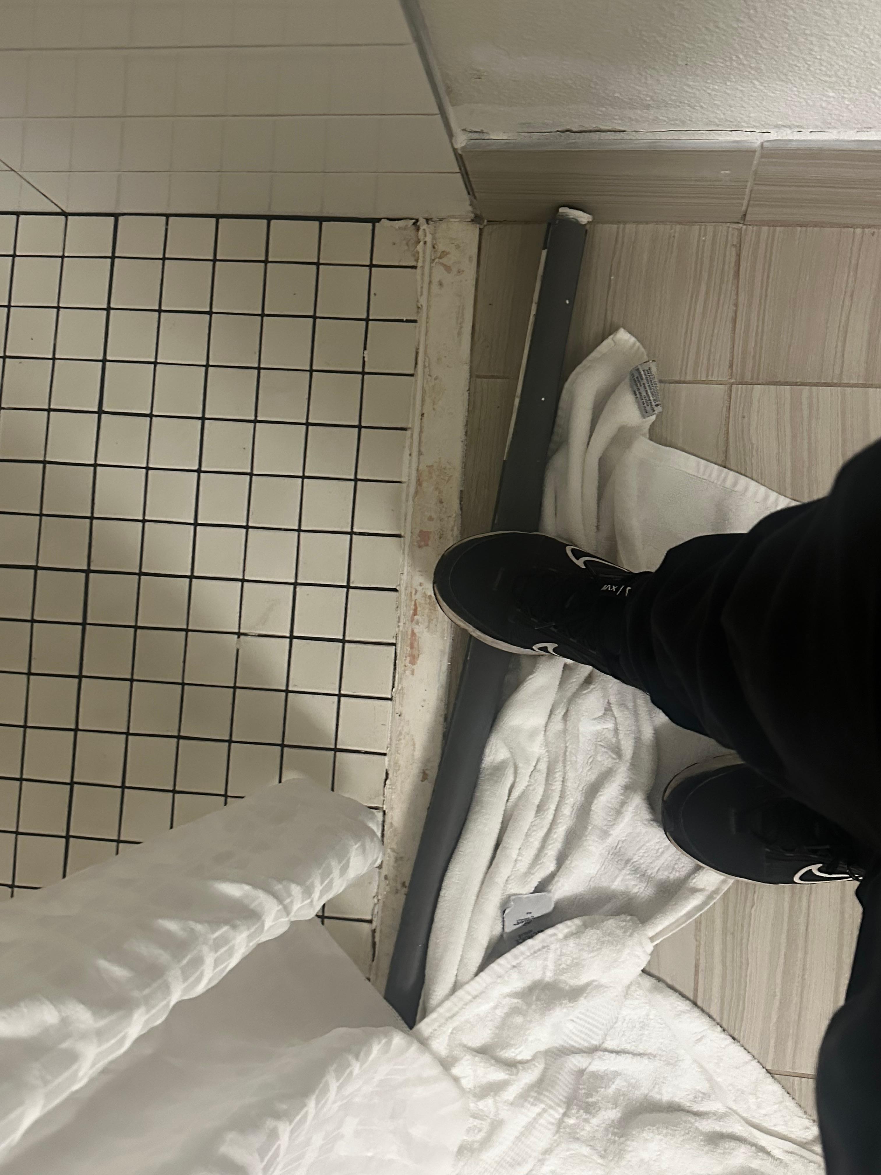 Floor water retention Completely off 