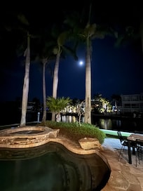 Relaxing evening hot tub time
